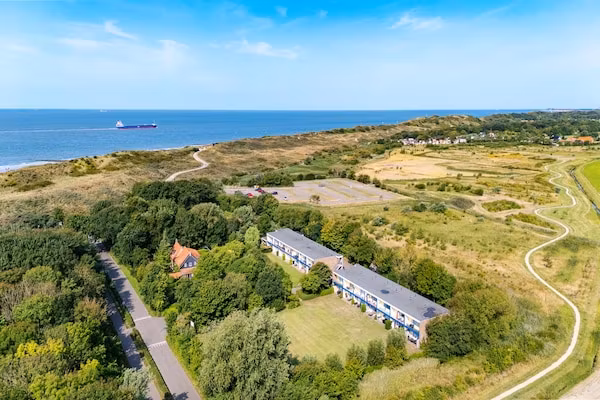 Appartement Burg van Woelderenlaan in Vlissingen - Foto 1 van 64