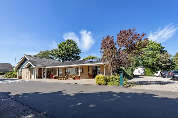 Bungalowpark Campanula 5 in St. Maartenszee - Foto 1 van 40