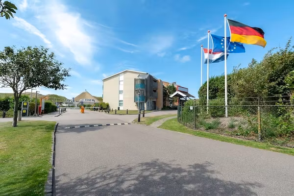 Strandslag 157 in Julianadorp aan Zee - Foto 1 van 40