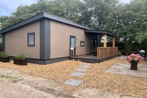 Campanula 136 in Sint Maartenszee - Foto 1 van 34