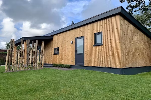 Campanula 224 in Sint Maartenszee - Foto 1 van 26