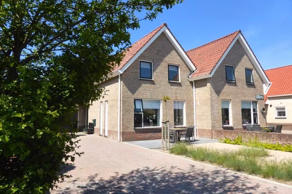 143558 in Nes - Foto 2 van 29