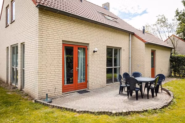 8 - Persons Family bungalow in Ewijk - Foto 1 van 18