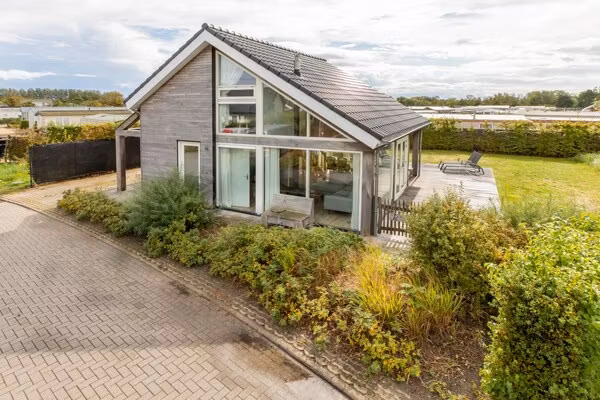 Zonnedorp Kavel 10 Renesse | Villa near the Beach & with Spacious Garden in Renesse - Foto 1 van 40