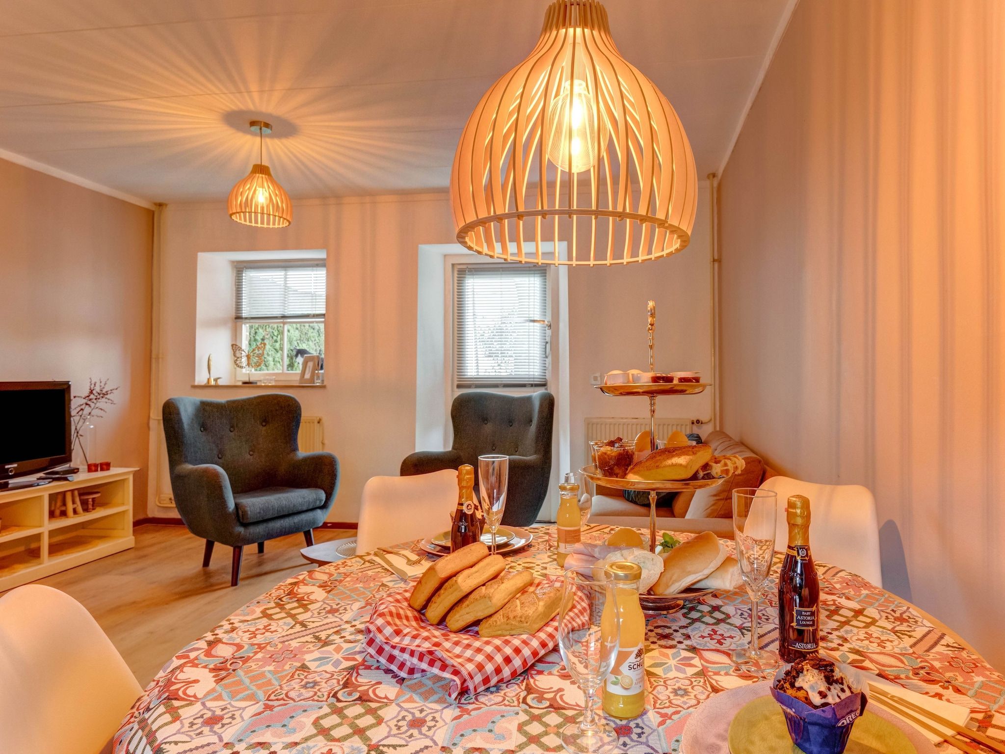 De eetkamer van Valleyview Cottages - NR02 in Voerendaal