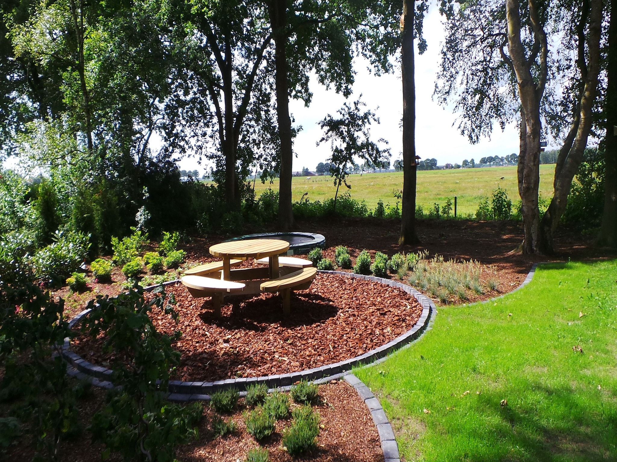 De tuin van Buitenplaats Berg en Bos nummer 15 in Lemele