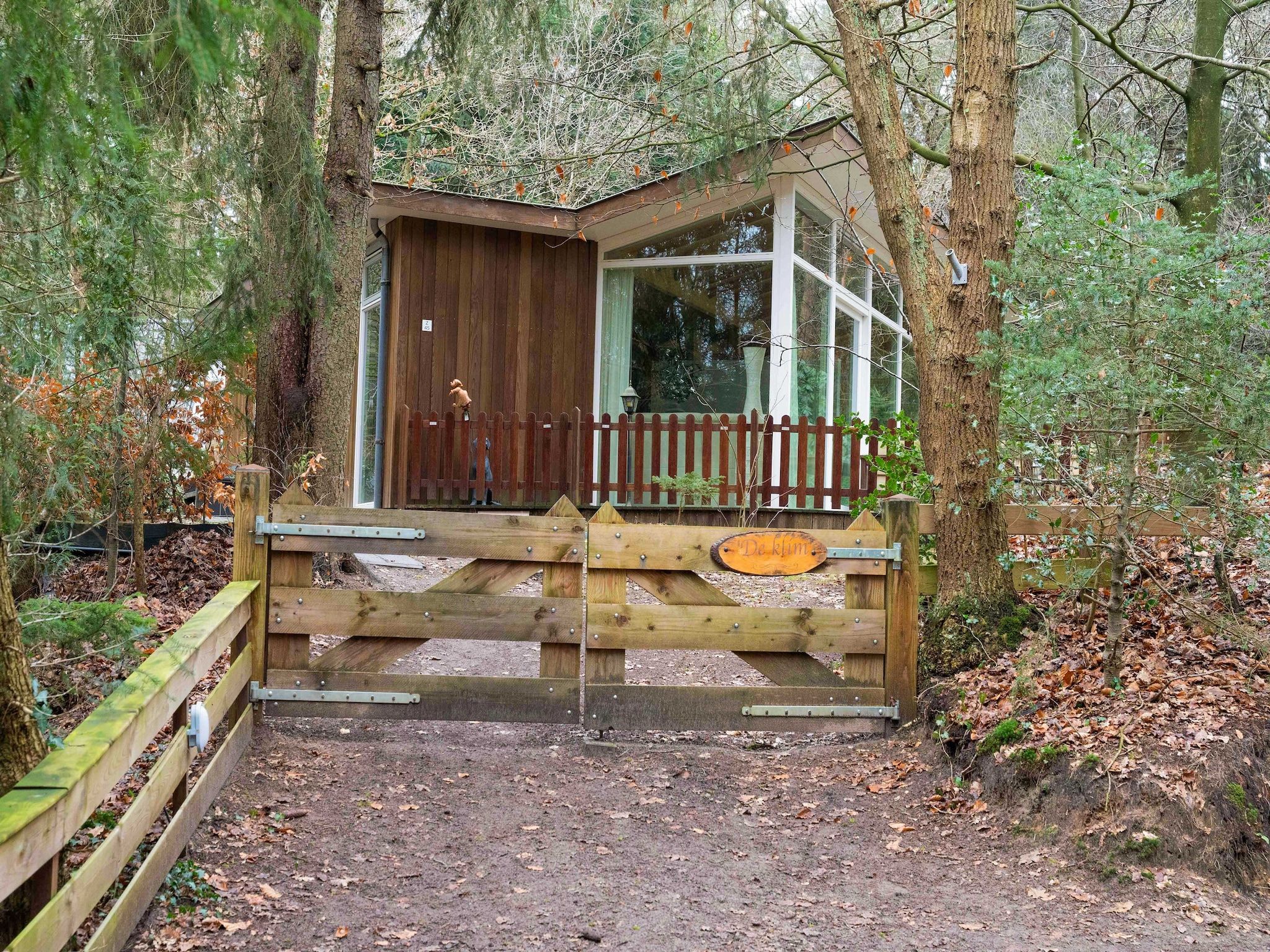 De buitenkant van Boshuis De Klim in Norg