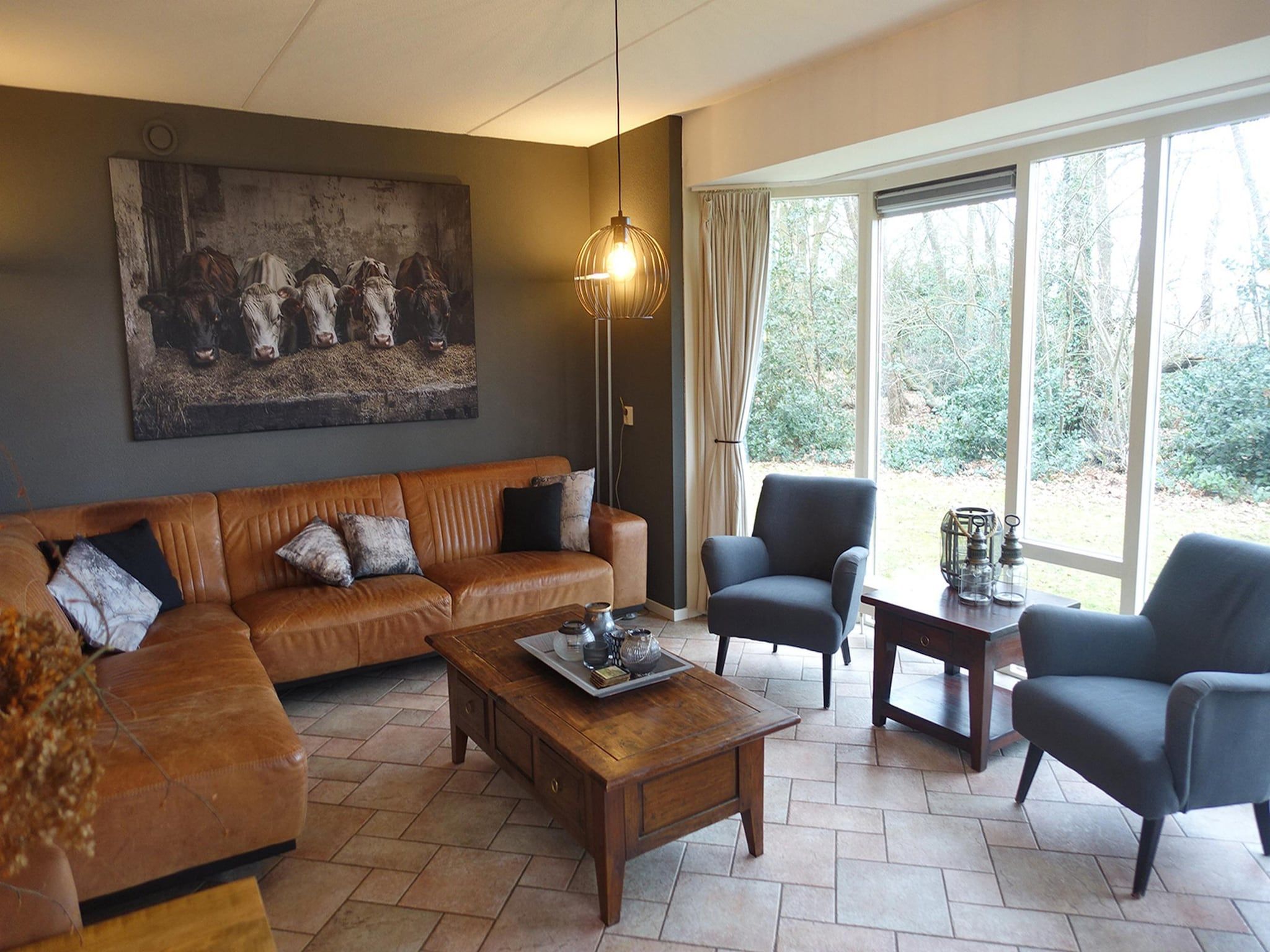 De woonkamer van Buitenplaats Berg en Bos nummer 4 in Lemele