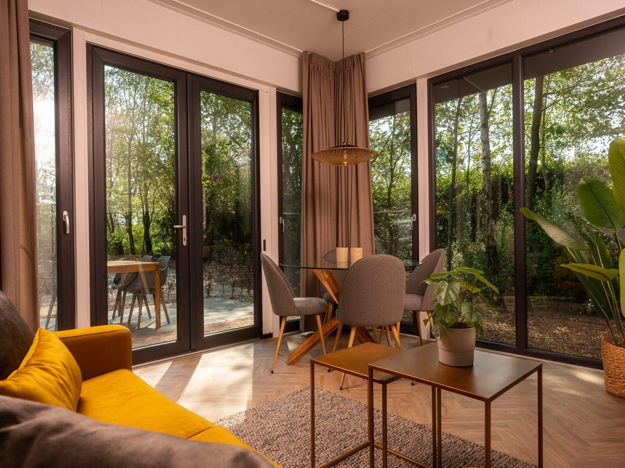 De woonkamer van Vakantiepark Mölke 35 in Zuna