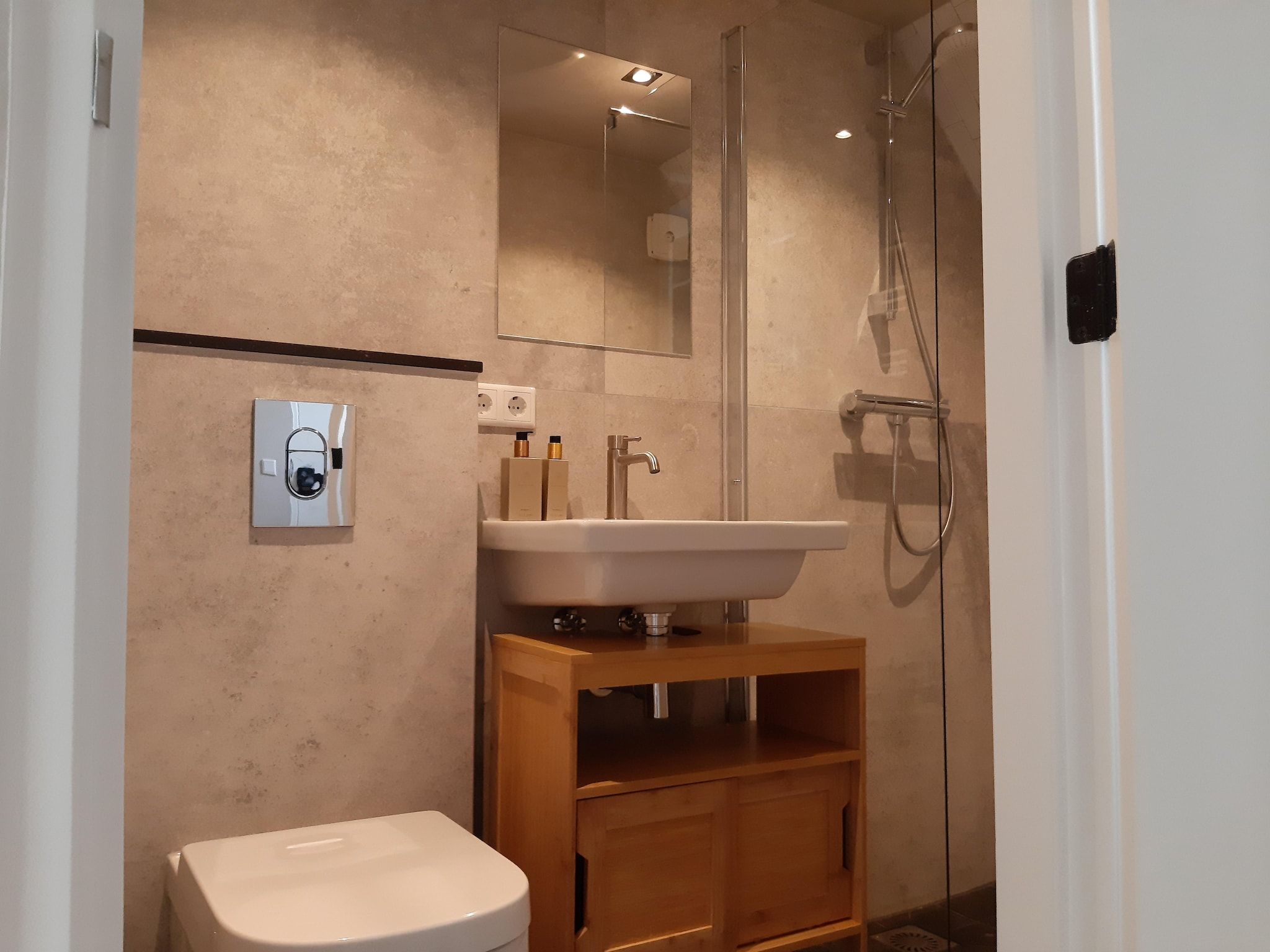 De badkamer van Vakantiehuis DJEZ in Tuitjenhorn