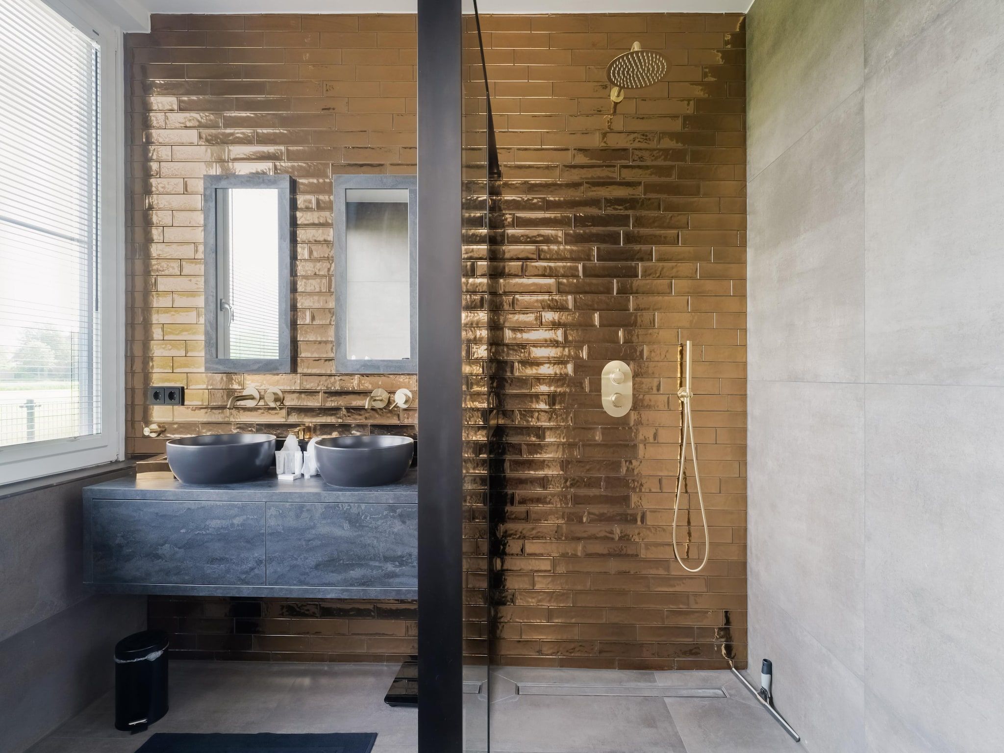 De badkamer van Luxe villa aan het water in Stavoren