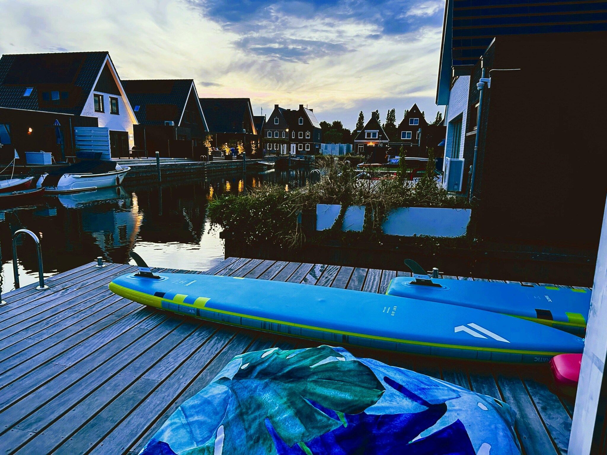 Het uitzicht vanaf Luxe villa aan het water in Stavoren