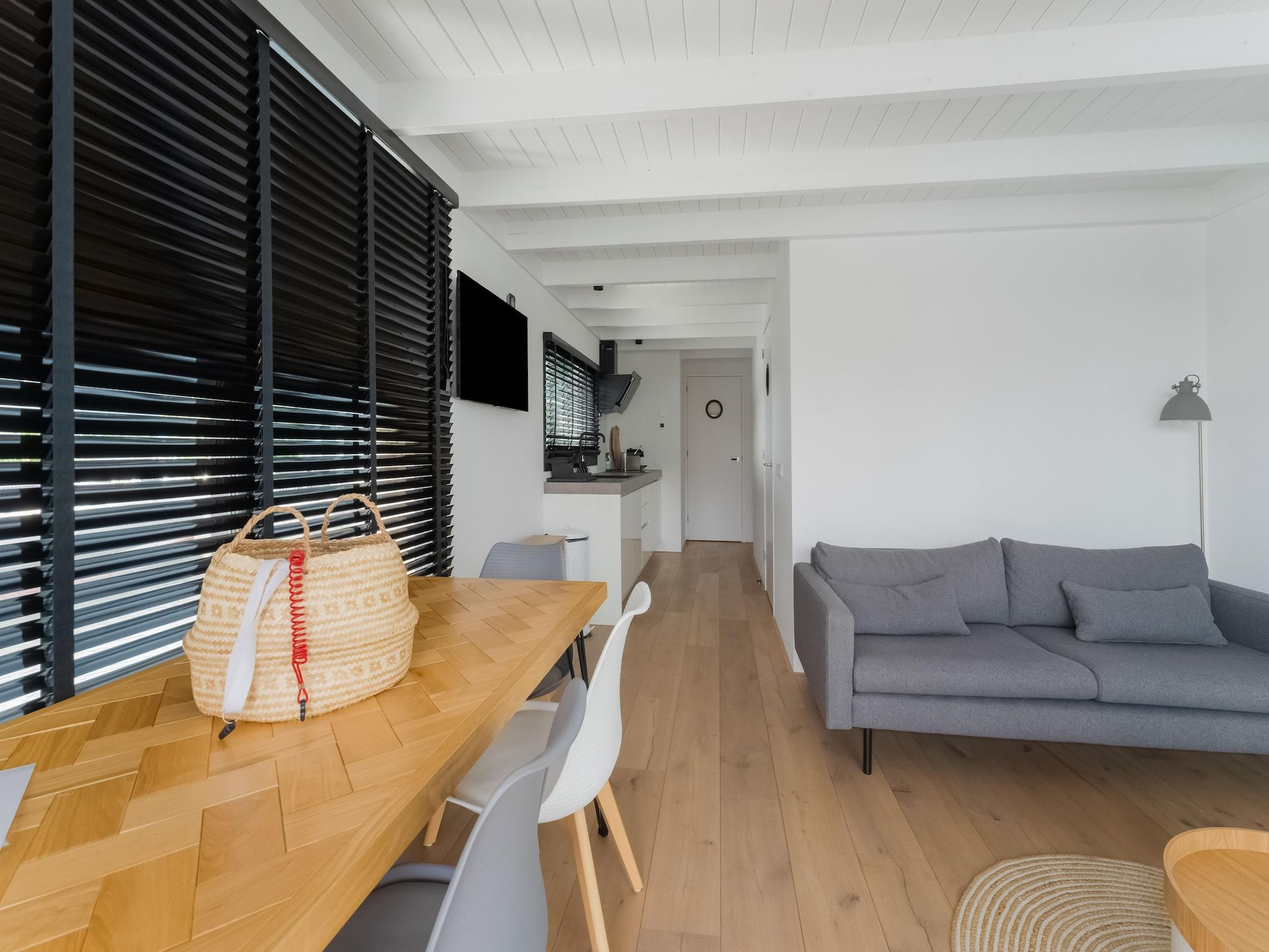 De woonkamer van Boat House Stavoren in Stavoren