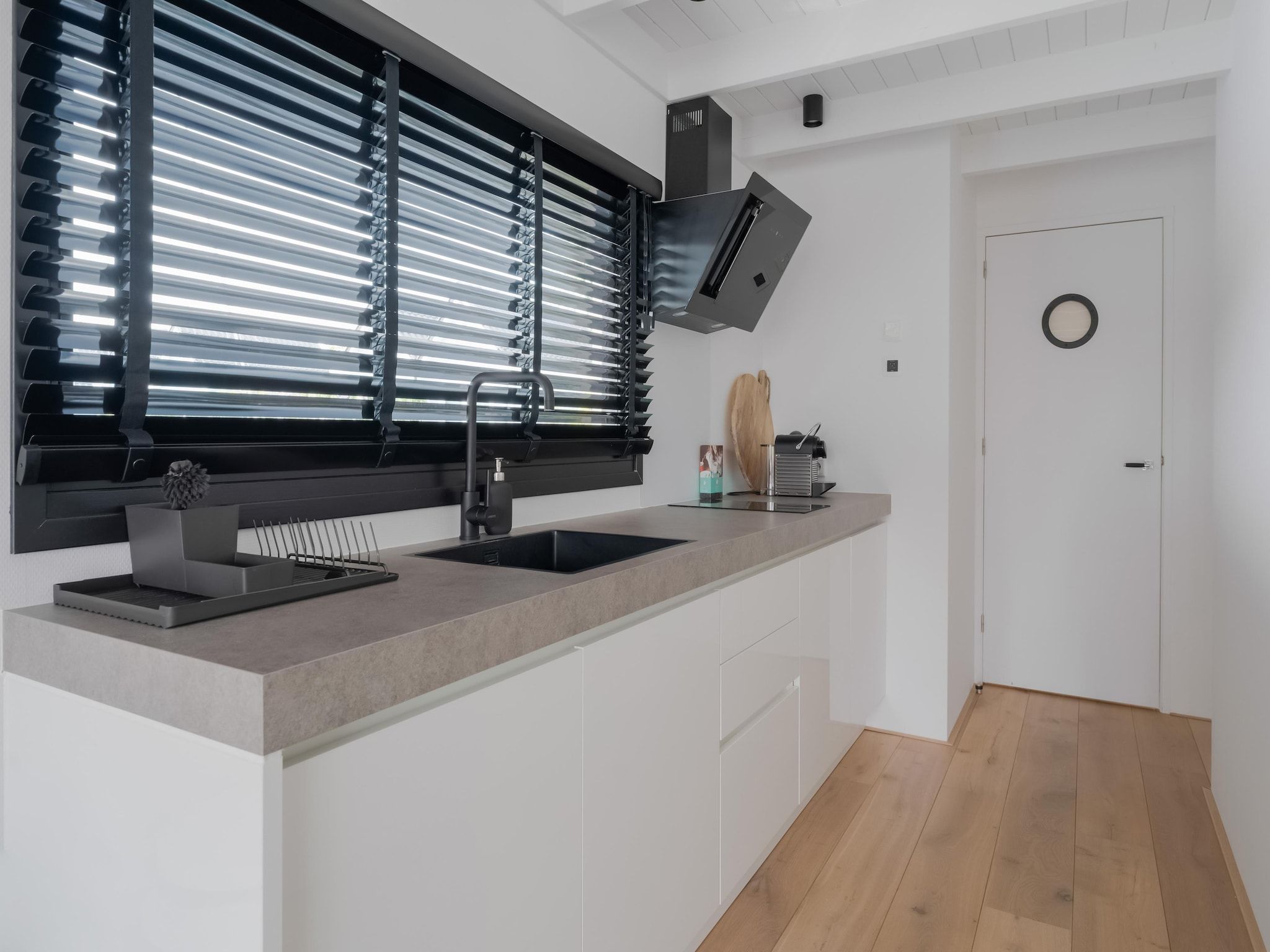 De keuken van Boat House Stavoren in Stavoren