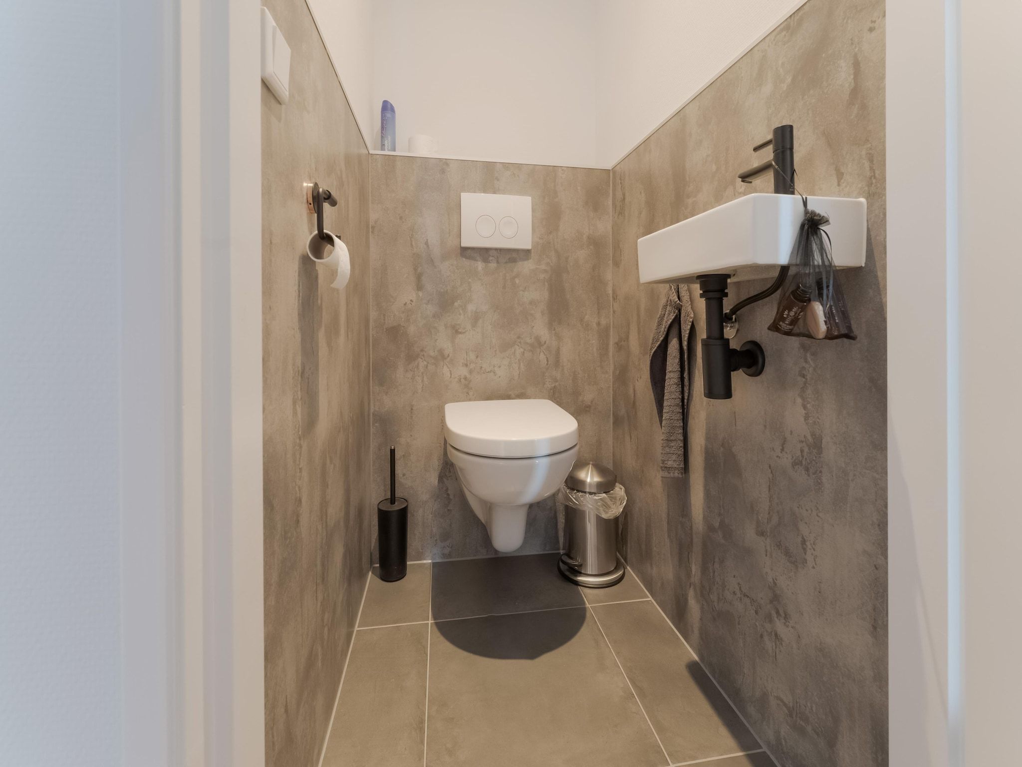 De badkamer van Boat House Stavoren in Stavoren