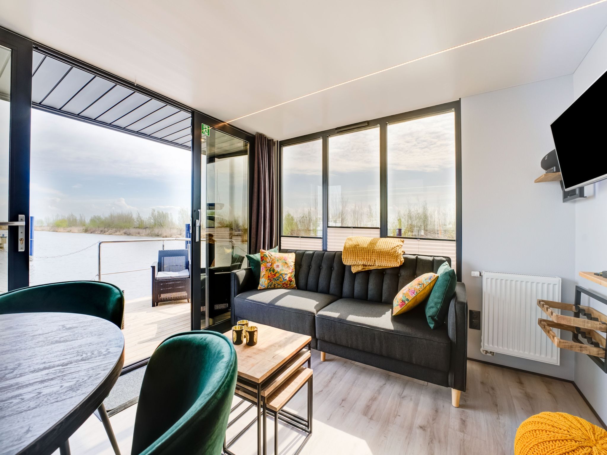 De woonkamer van La Belle Vie in Volendam