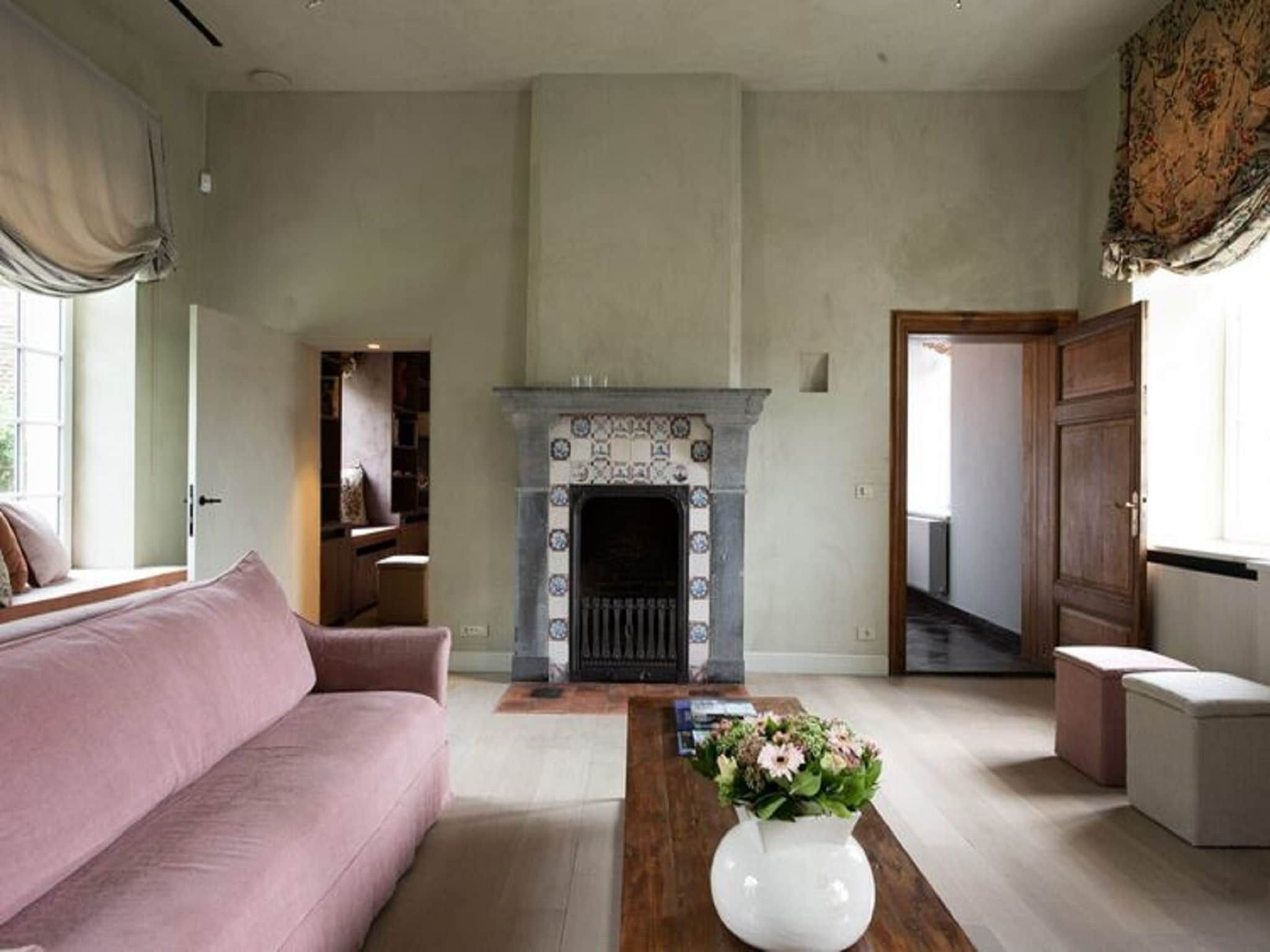 De woonkamer van Herenhoeve de Bockhof in Schimmert