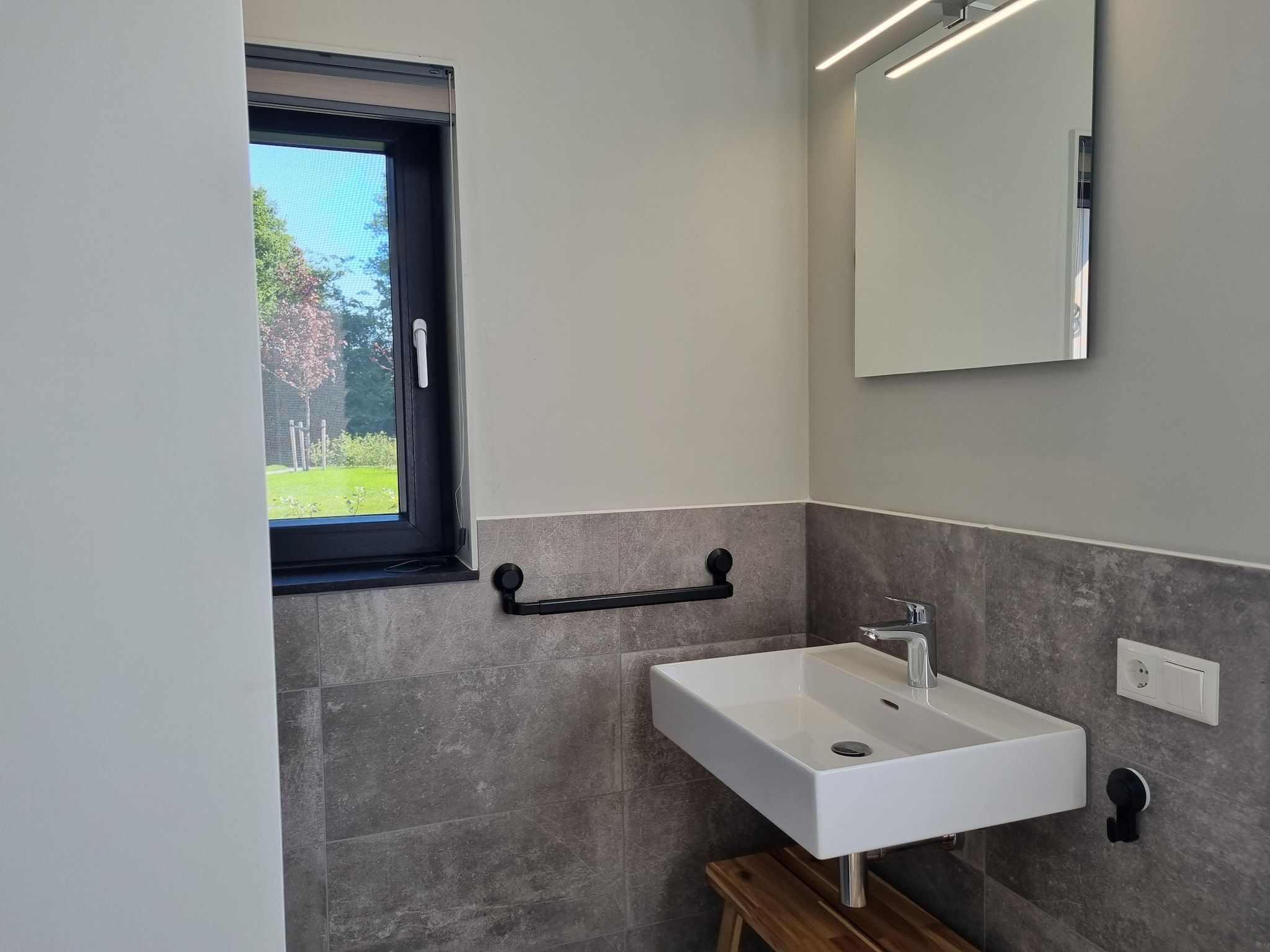 De badkamer van Watervilla Achttjin in Balk