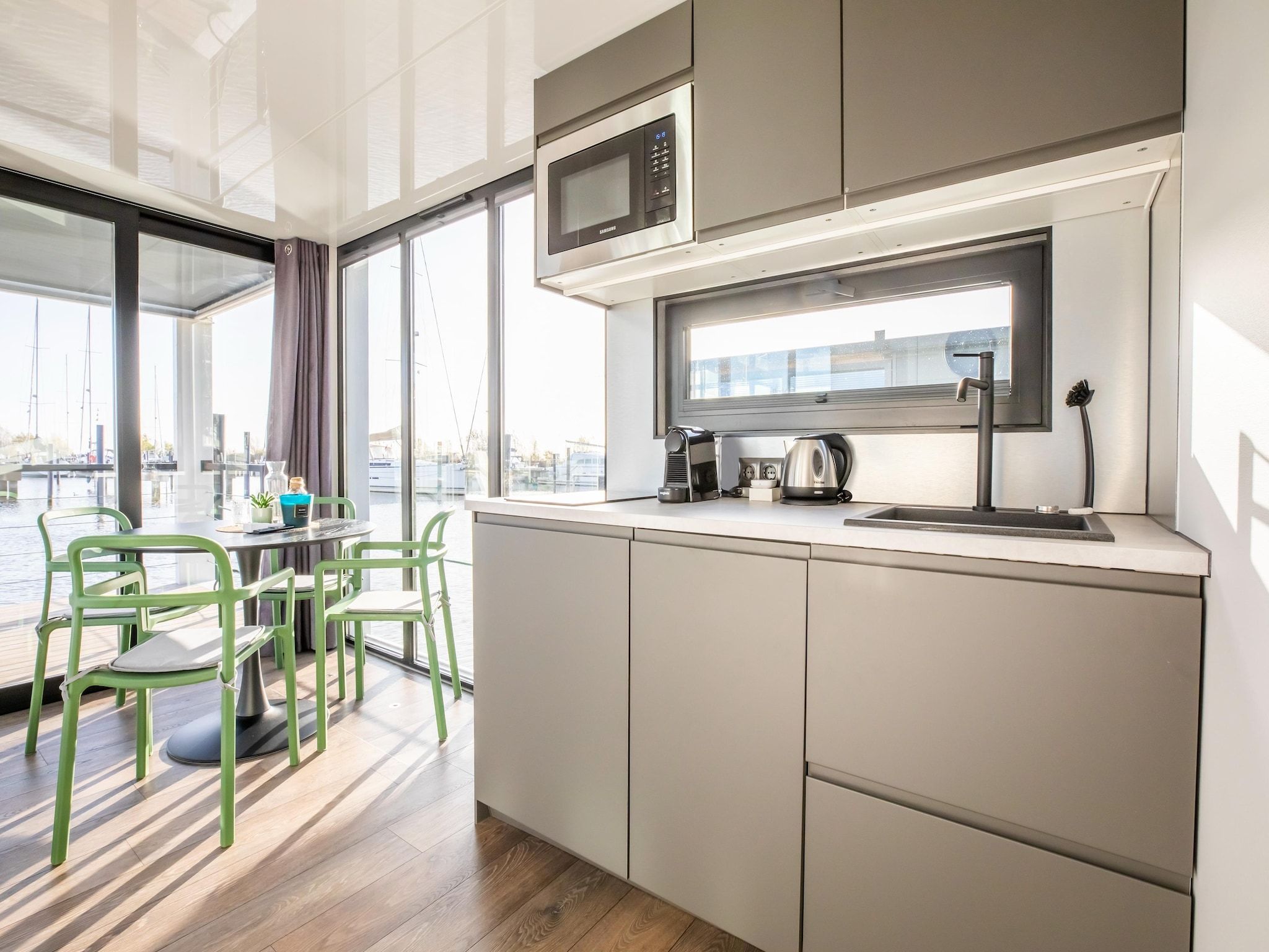 De keuken van Marina Sunrise in Volendam