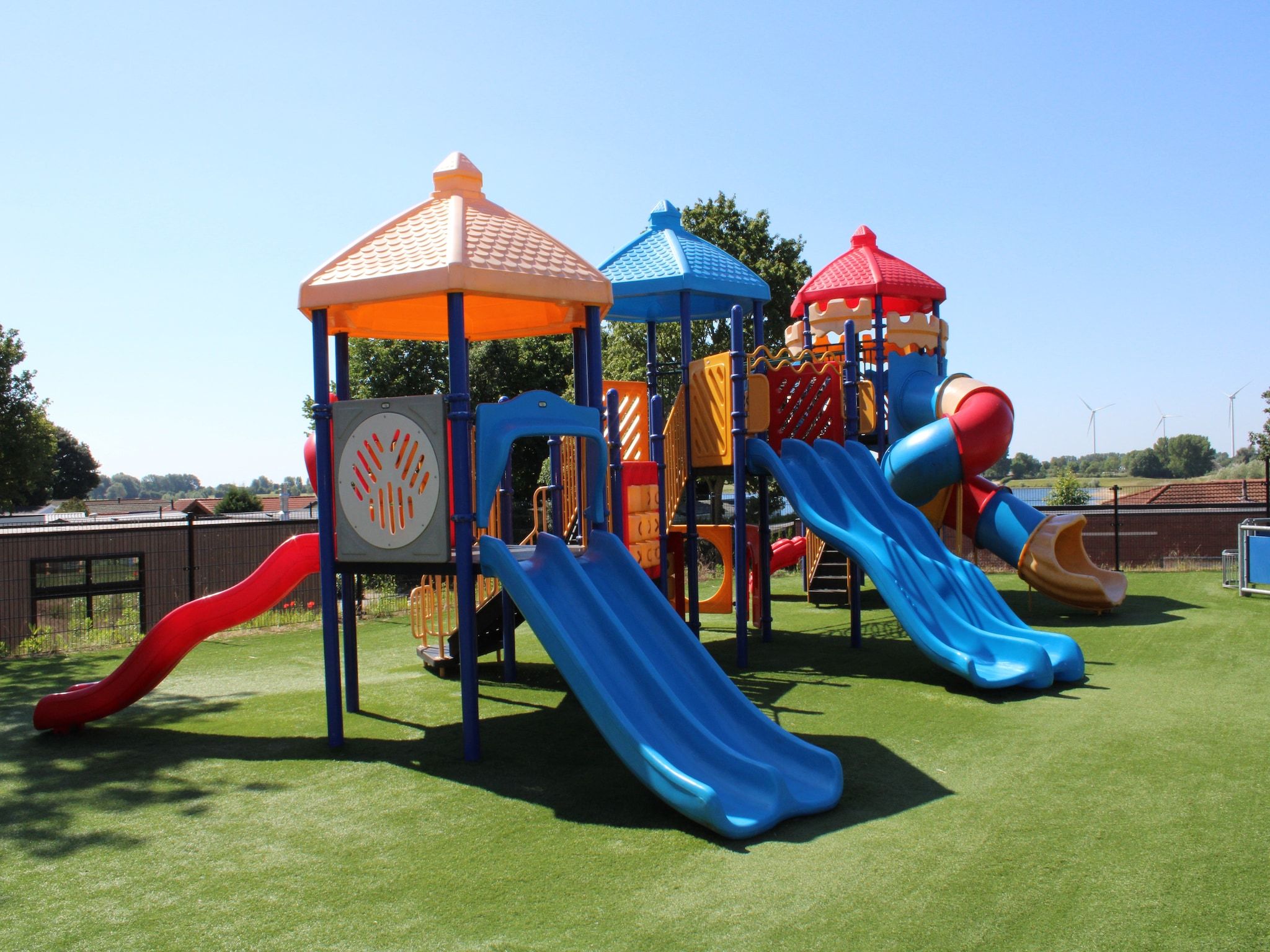 Parkfaciliteiten bij Recreatiepark Rhederlaagse Meren 16 in Lathum