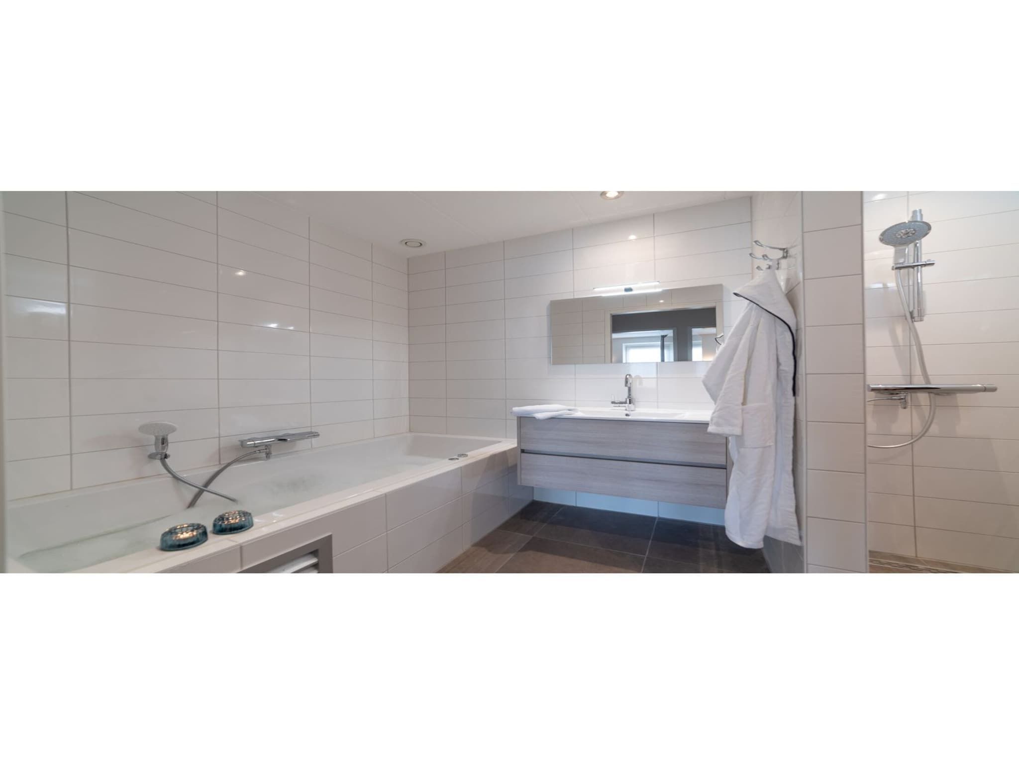 De badkamer van Zeeuwse Parel Appartement 4 pers 1 bdk - 1 in Colijnsplaat