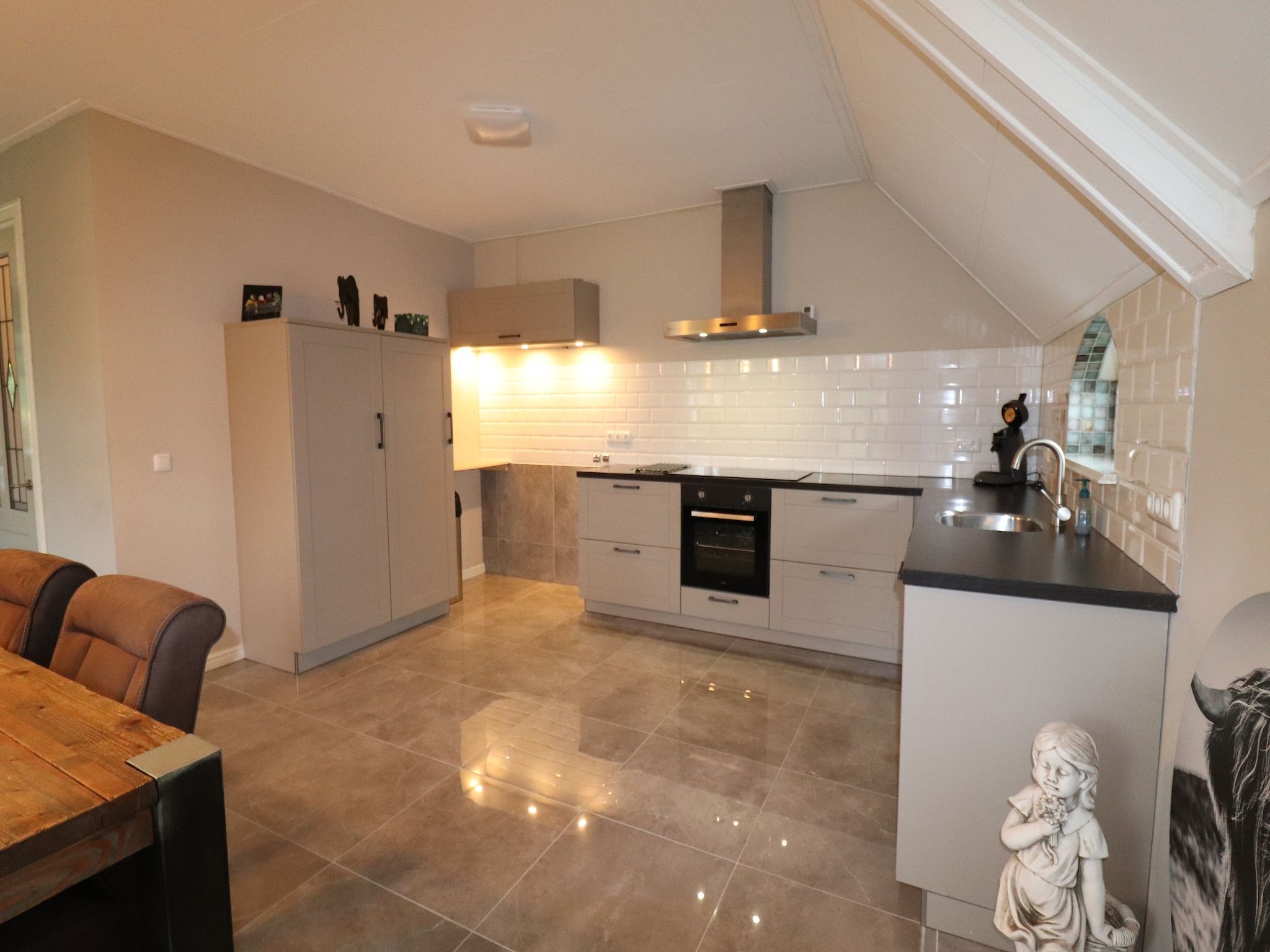 De keuken van Appartement Notenbomer in Kornhorn