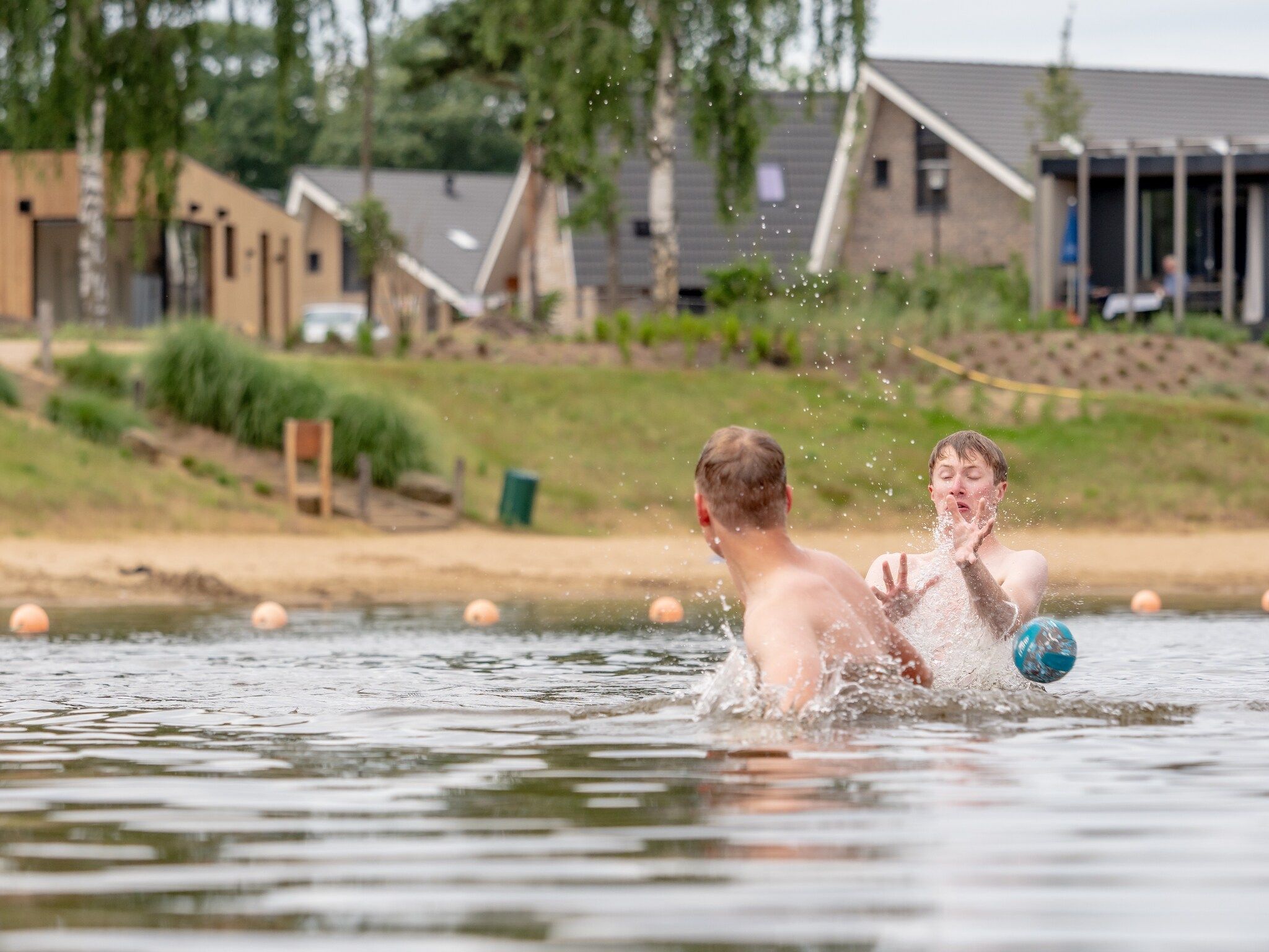 Parkfaciliteiten bij Vakantiepark Leukermeer 11 in Well