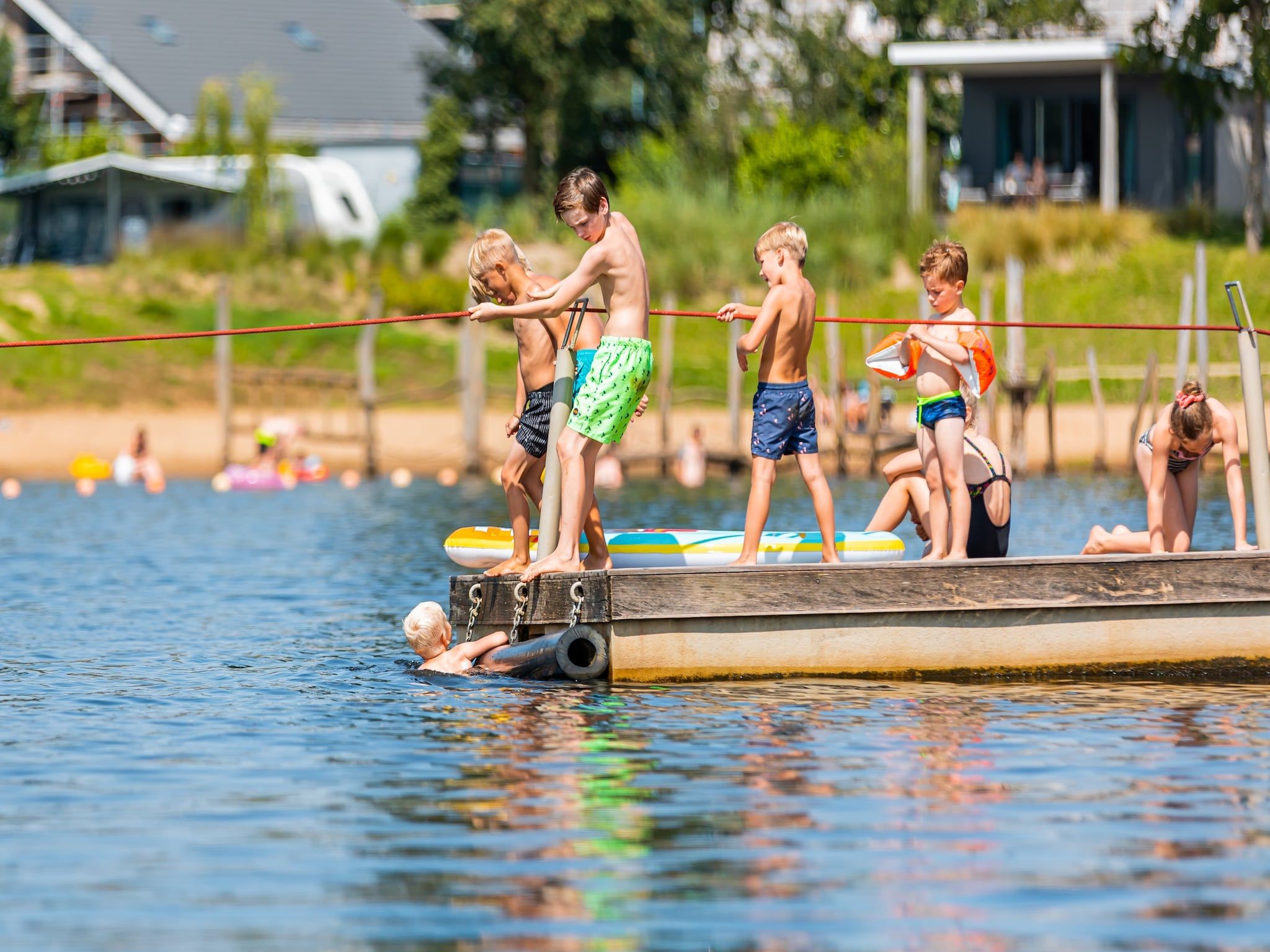 Parkfaciliteiten bij Vakantiepark Leukermeer 11 in Well