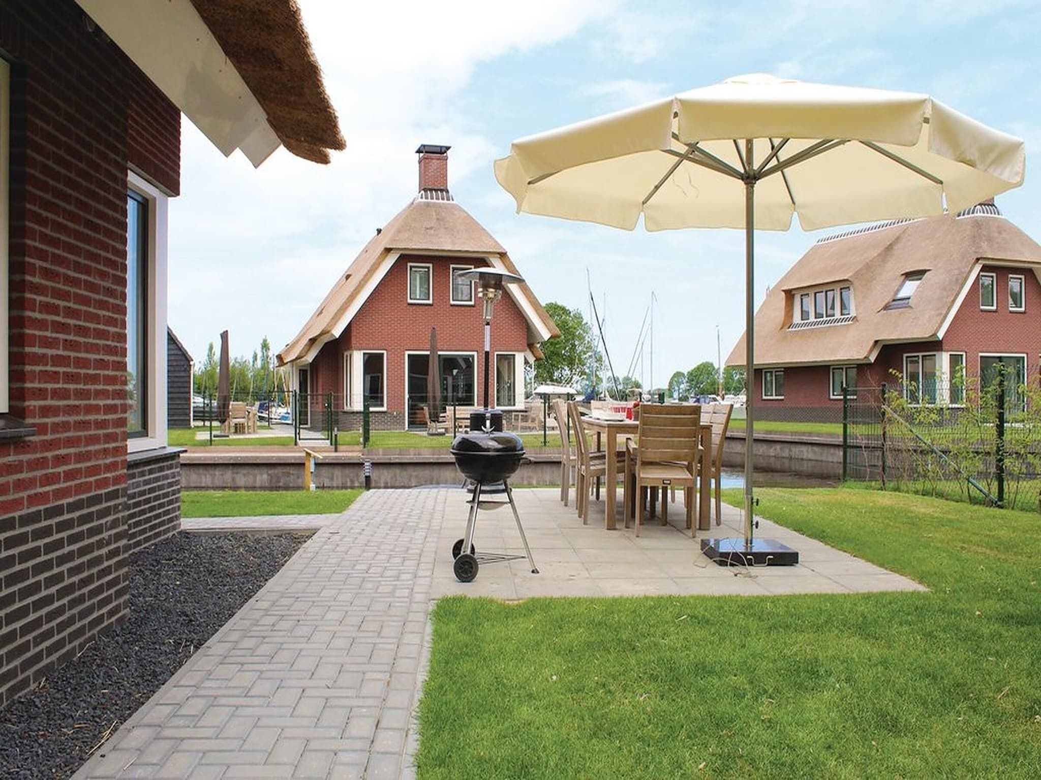 De buitenkant van Recreatiepark Idskenhuizen 6 in Idskenhuizen