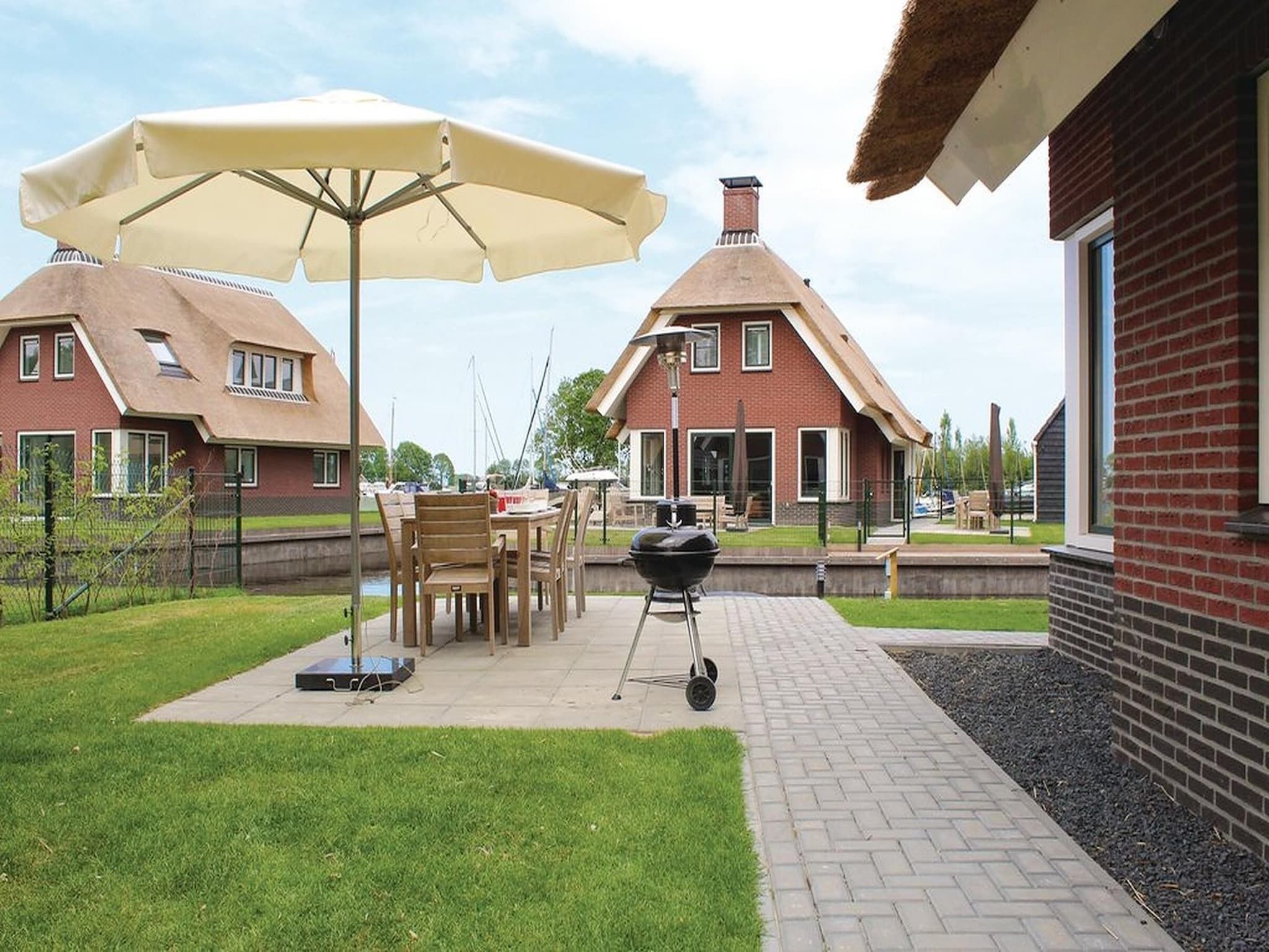 De buitenkant van Recreatiepark Idskenhuizen 6 in Idskenhuizen