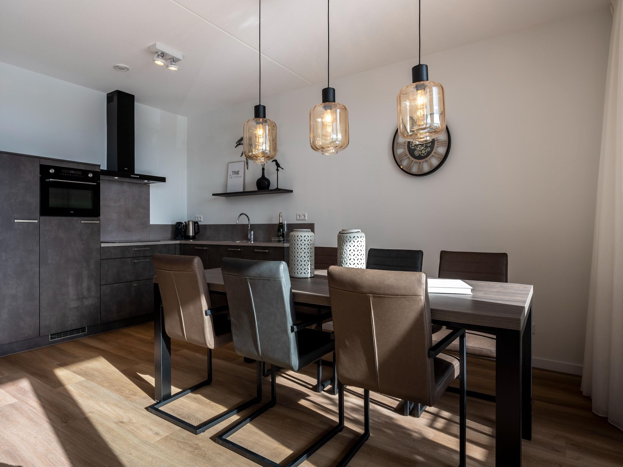 De woonkamer van Harbour Loft 1i Résidence Marina havenzicht in Kamperland