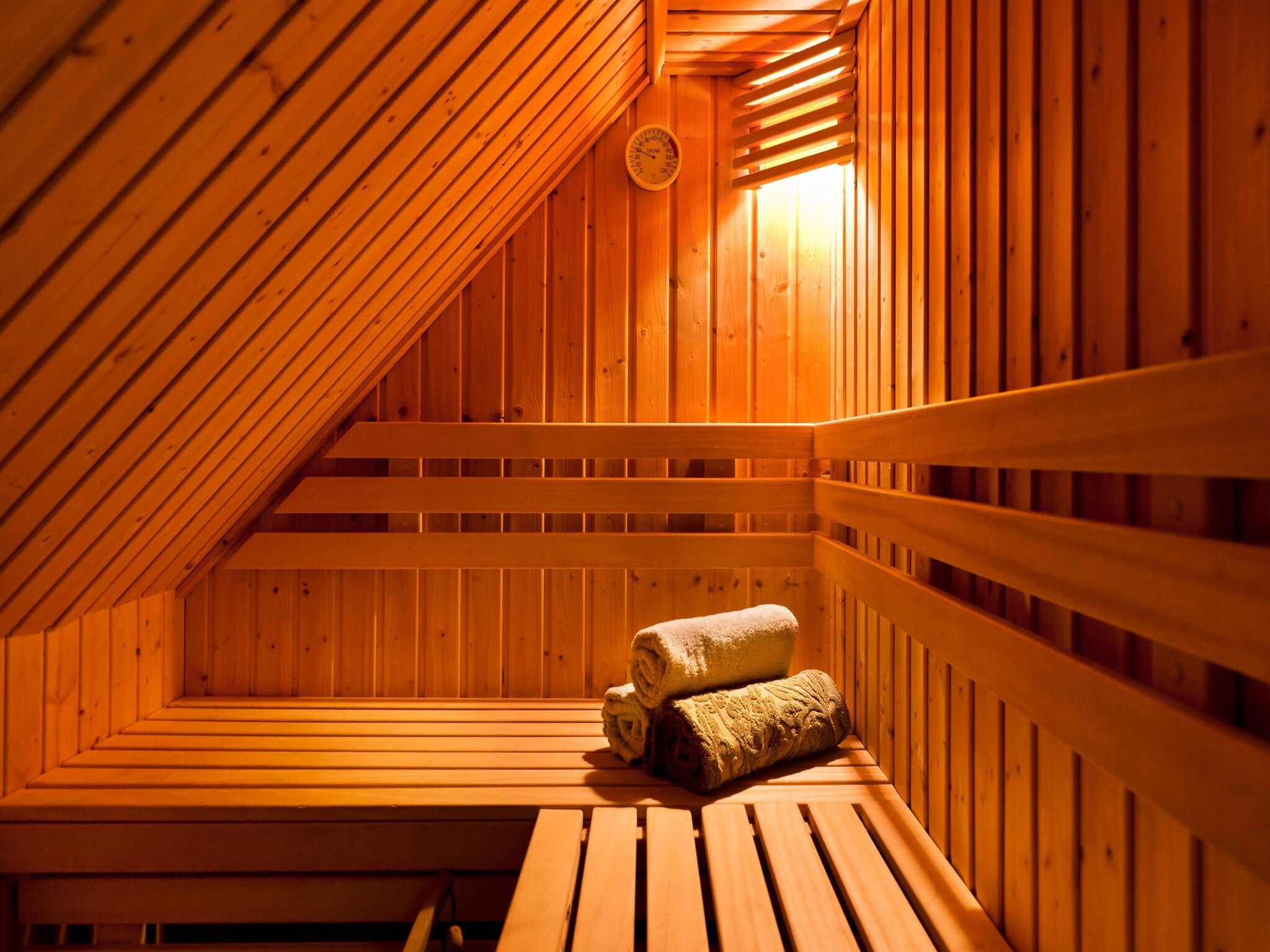 Wellness bij 10 pers Lieskehuis Wellness de luxe met sauna buitenspa in Groningen