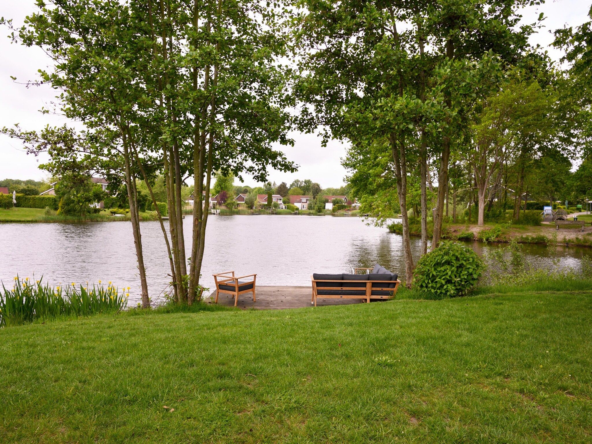 Het uitzicht vanaf 8 pers Metbroekhuis Wellness de luxe met sauna & buitenspa in Groningen