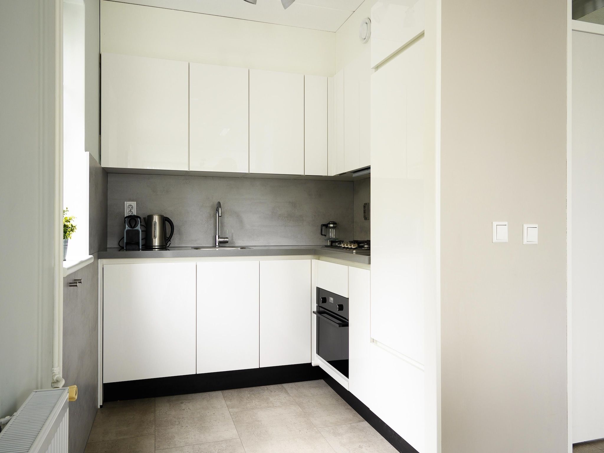 De keuken van 8 pers Westerwolde Prestige Welness met buitenspa in Vlagtwedde