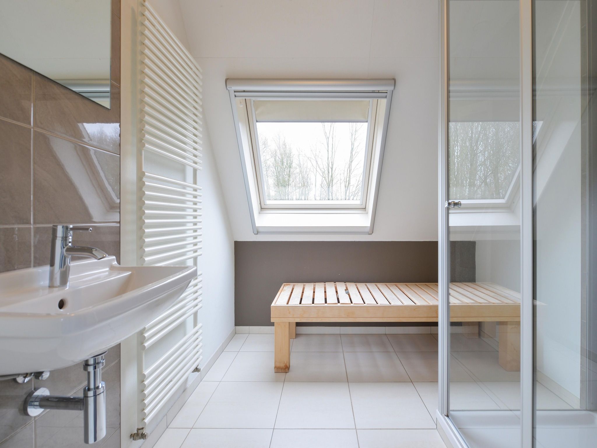 De badkamer van Blêd Wellness de luxe VIP in Friesland