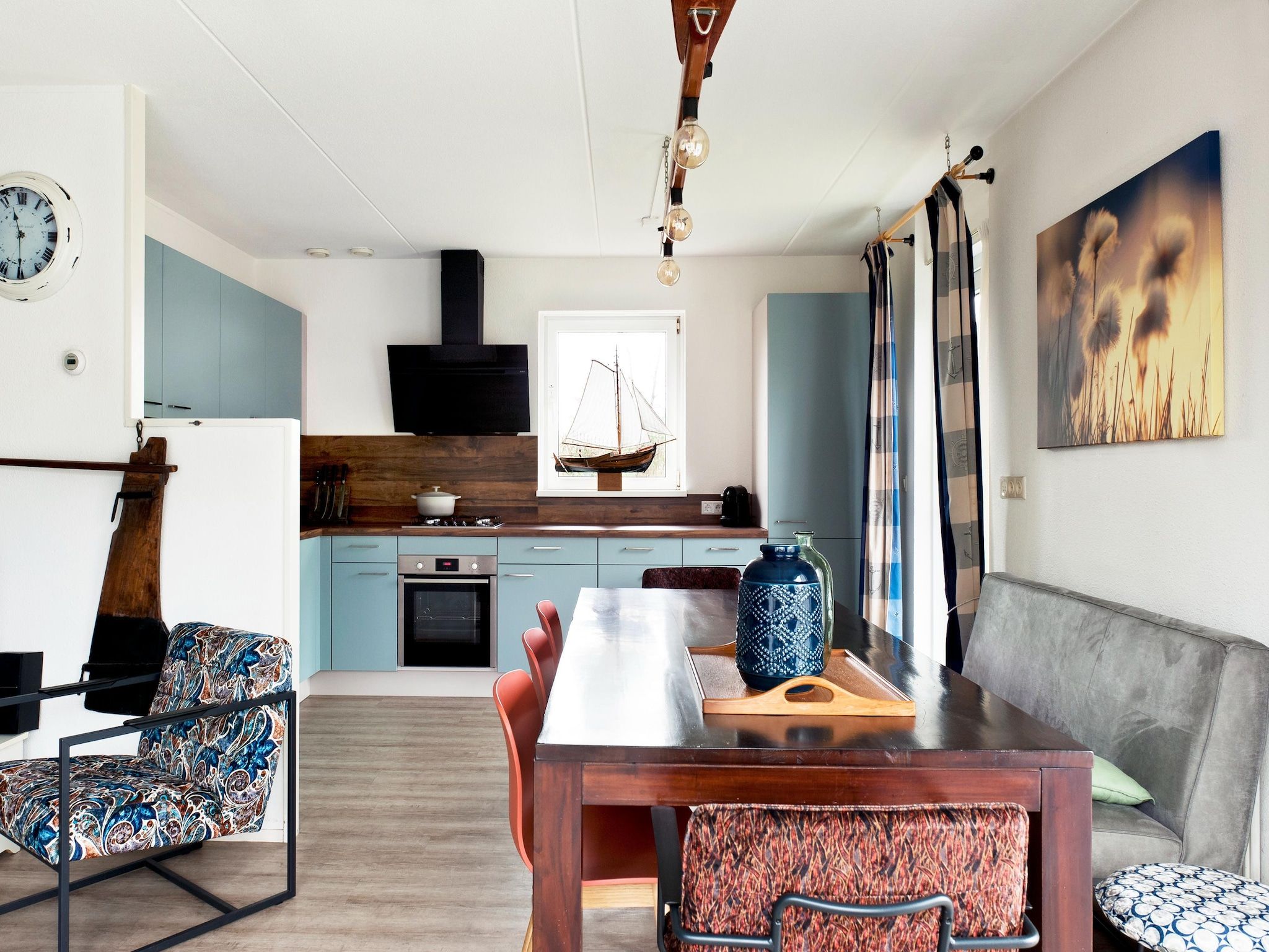 De keuken van Grand Fisker Wellness de luxe met sauna buitenspa & sloep seizoensgebonden in Friesland