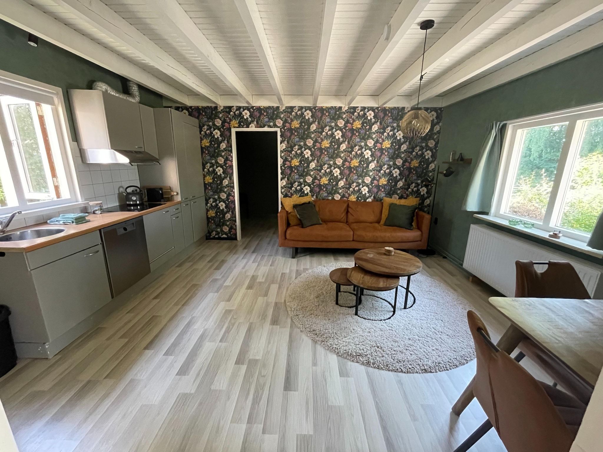 De woonkamer van Elperhof Schoonloo 16B in Schoonloo