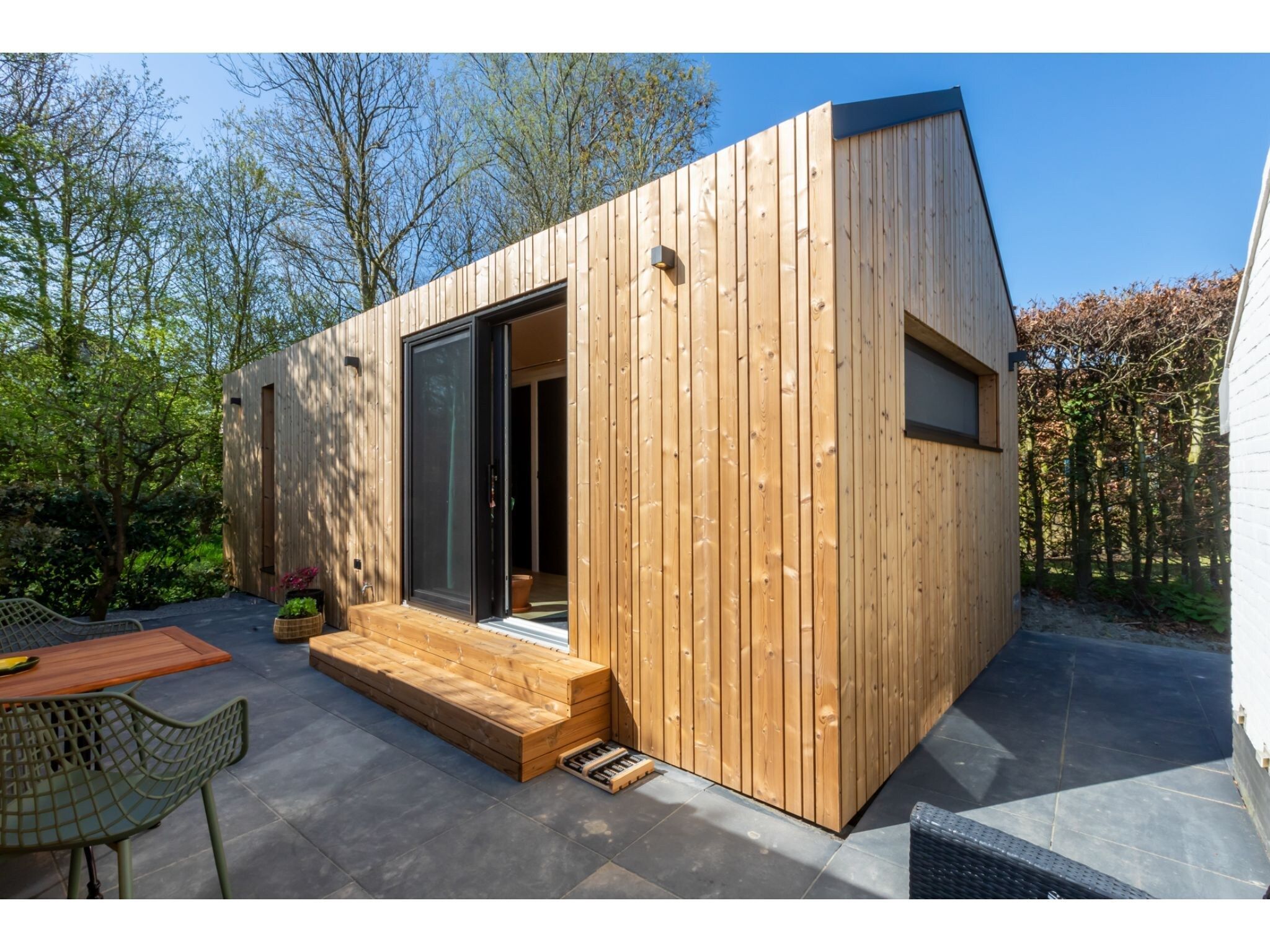 De buitenkant van Tinyhouse La Mouette in Zoutelande