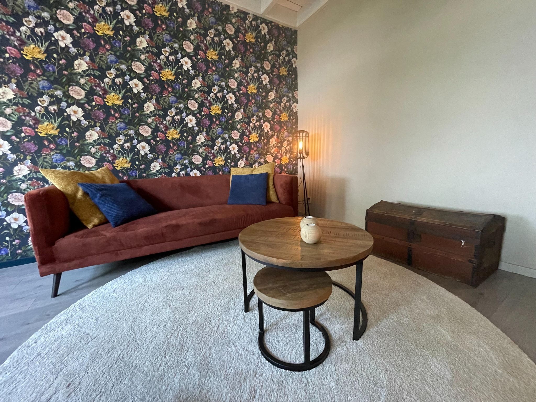 De woonkamer van Elperhof home 16A in Schoonloo