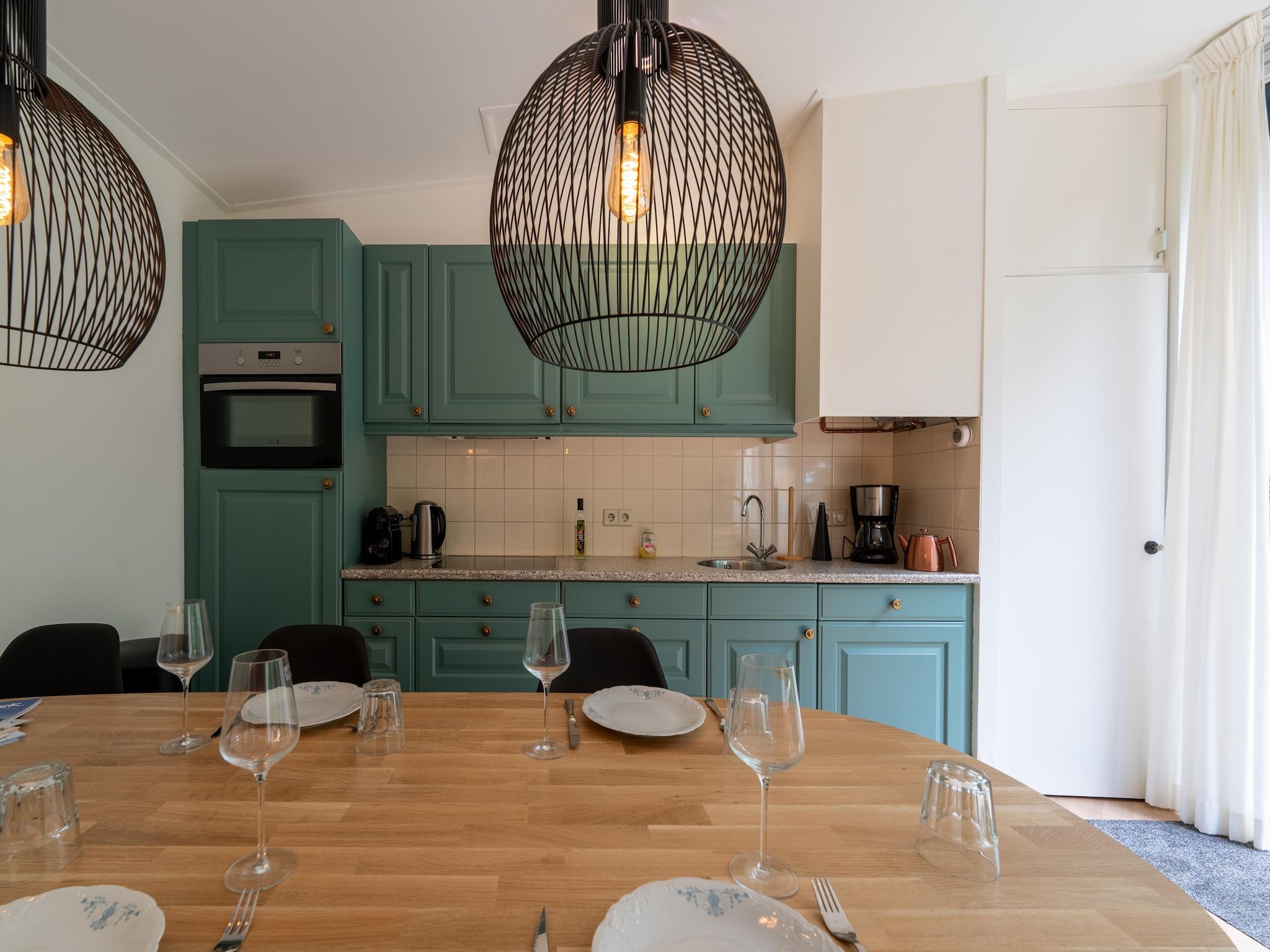 De eetkamer van Wellnes suite in Zelhem