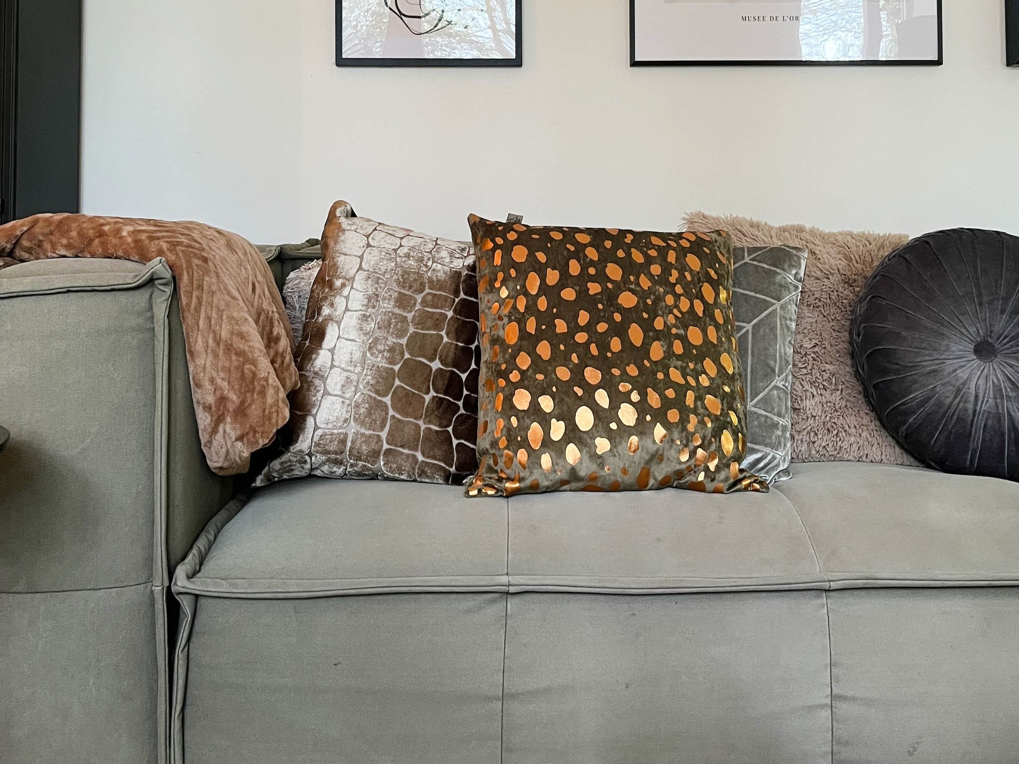 De woonkamer van Dutch Cabin Houses 24 in Rheezerveen