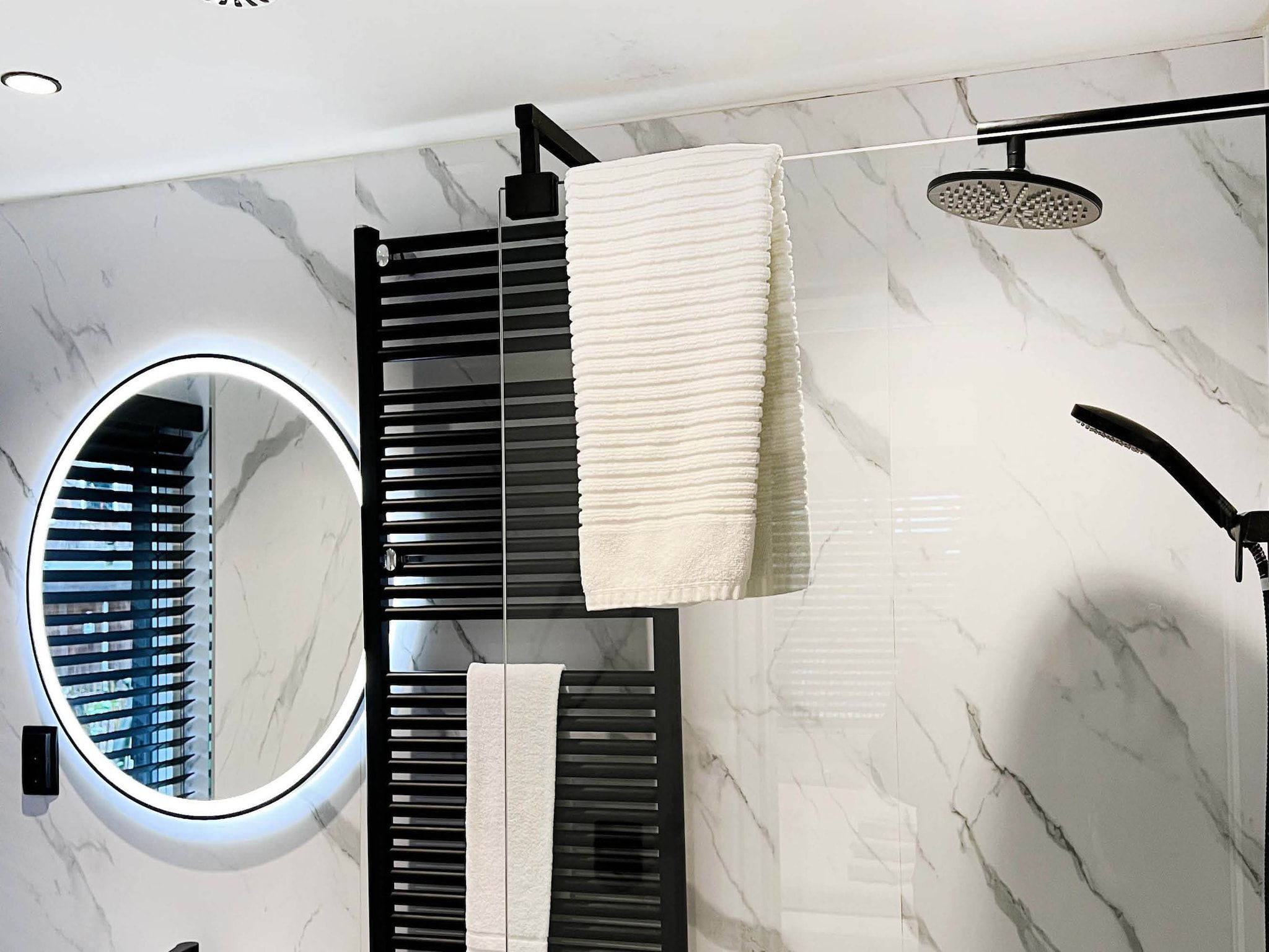 De badkamer van Dutch Cabin Houses 45 in Rheezerveen