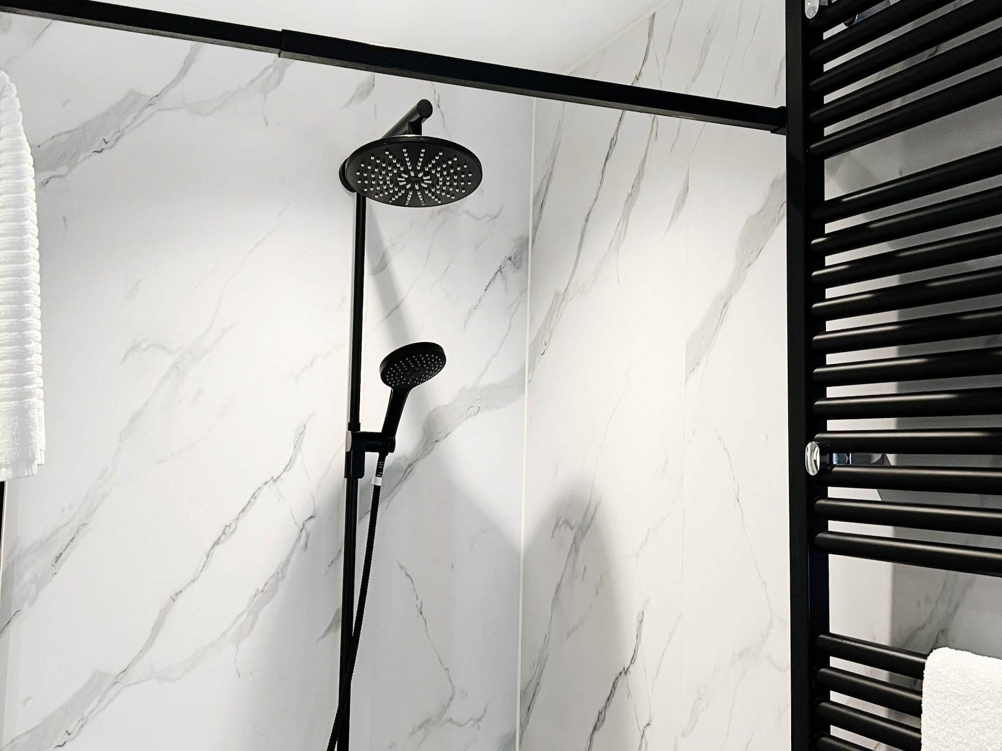 De badkamer van Dutch Cabin Houses 45 in Rheezerveen