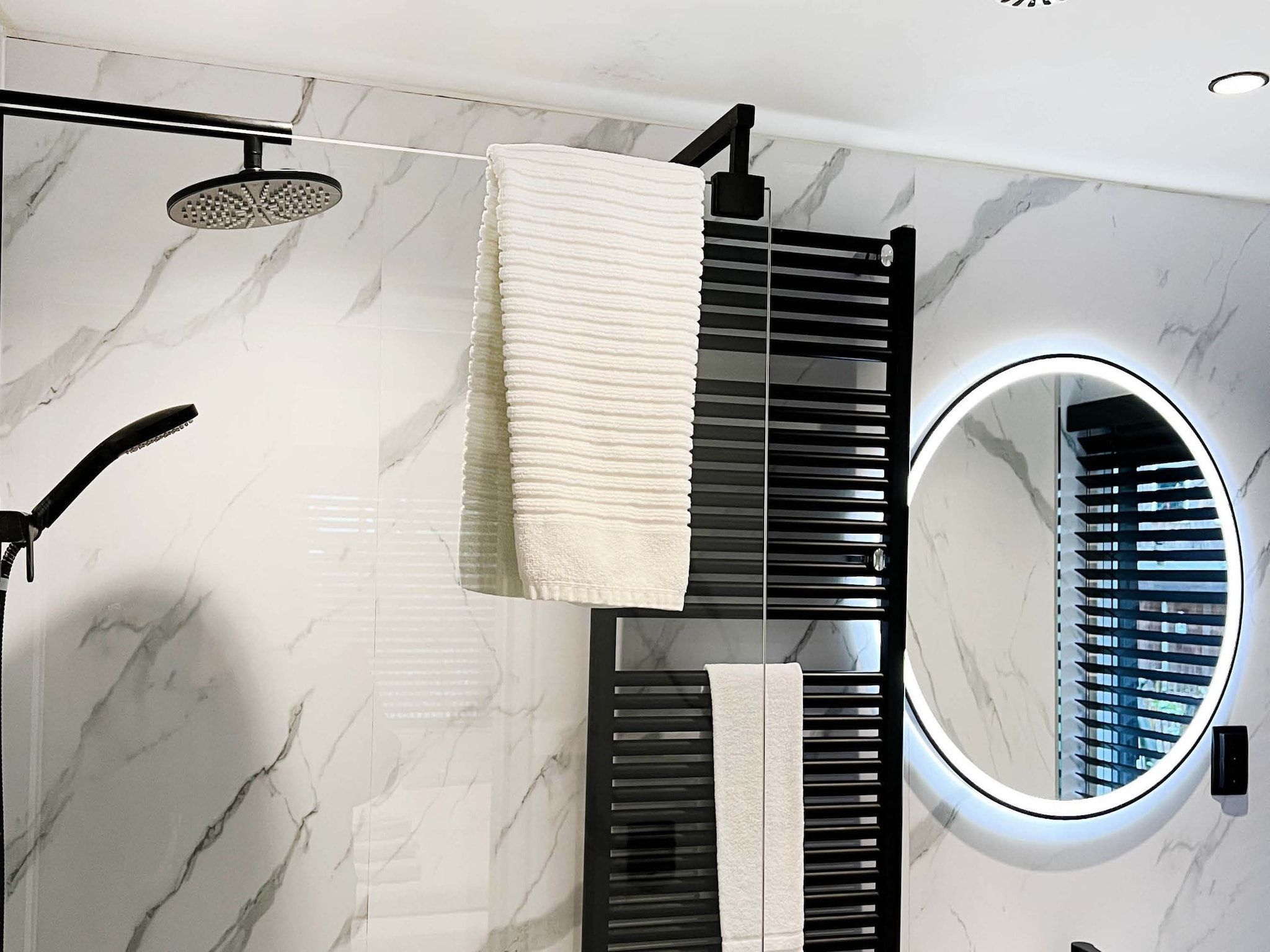 De badkamer van Dutch Cabin Houses 45 in Rheezerveen