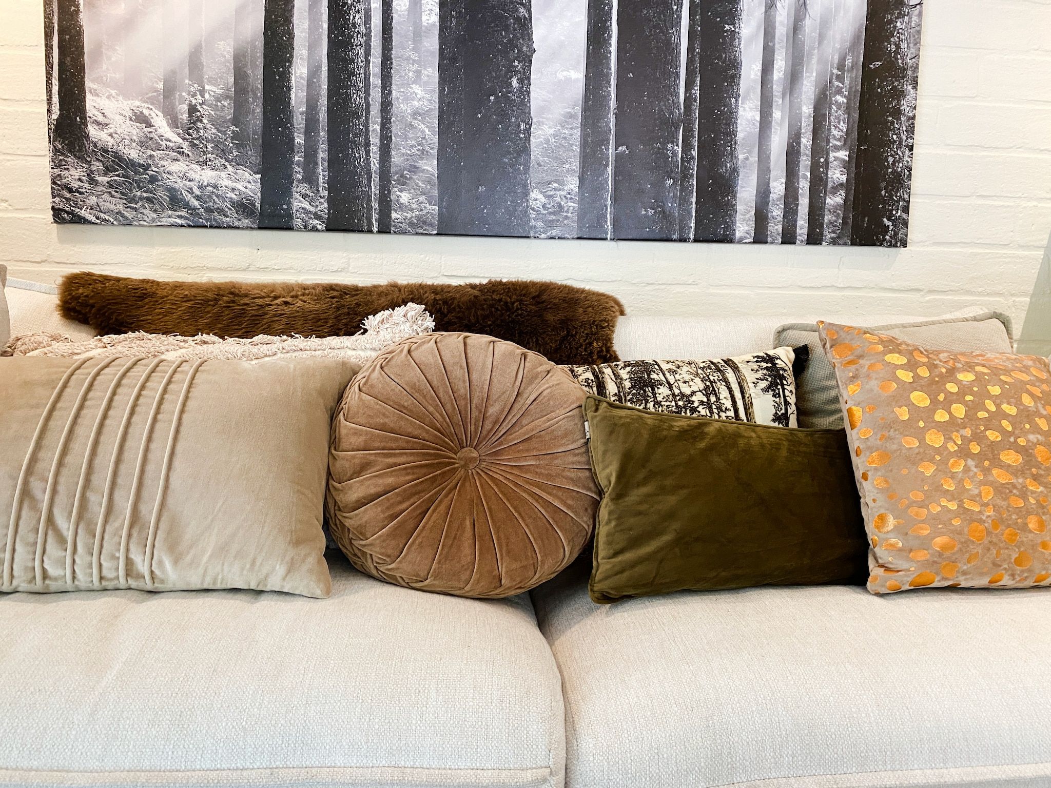 De woonkamer van Dutch Cabin Houses C66 in Rheezerveen