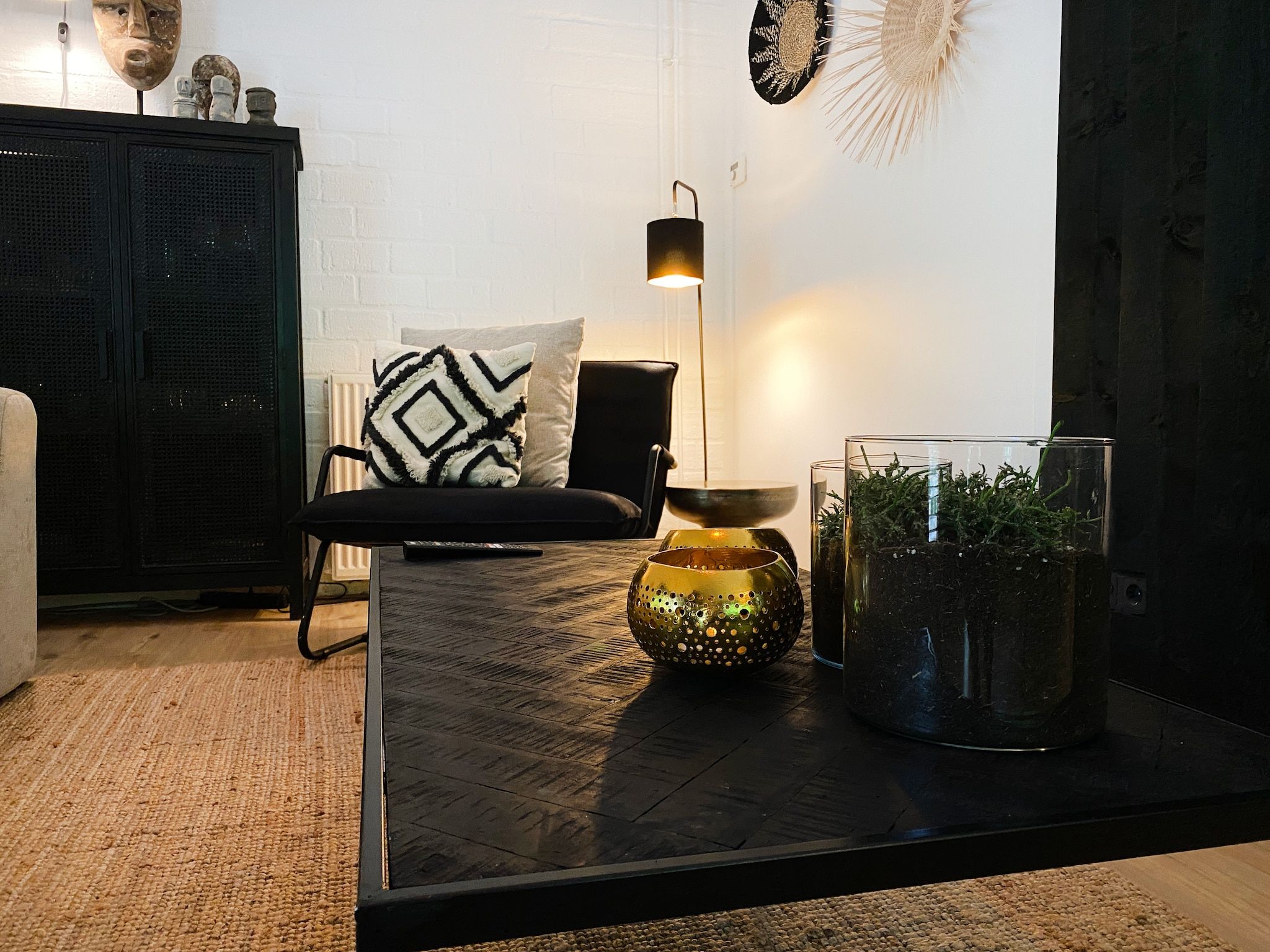 De woonkamer van Dutch Cabin Houses C67 in Rheezerveen