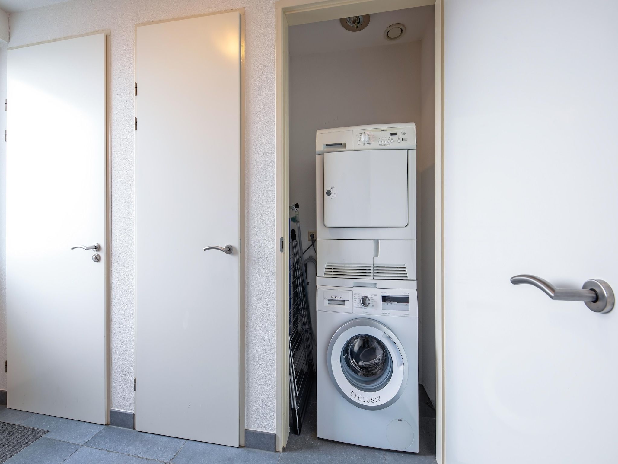 Voorzieningen bij Wulpenweid 12A in Den Burg