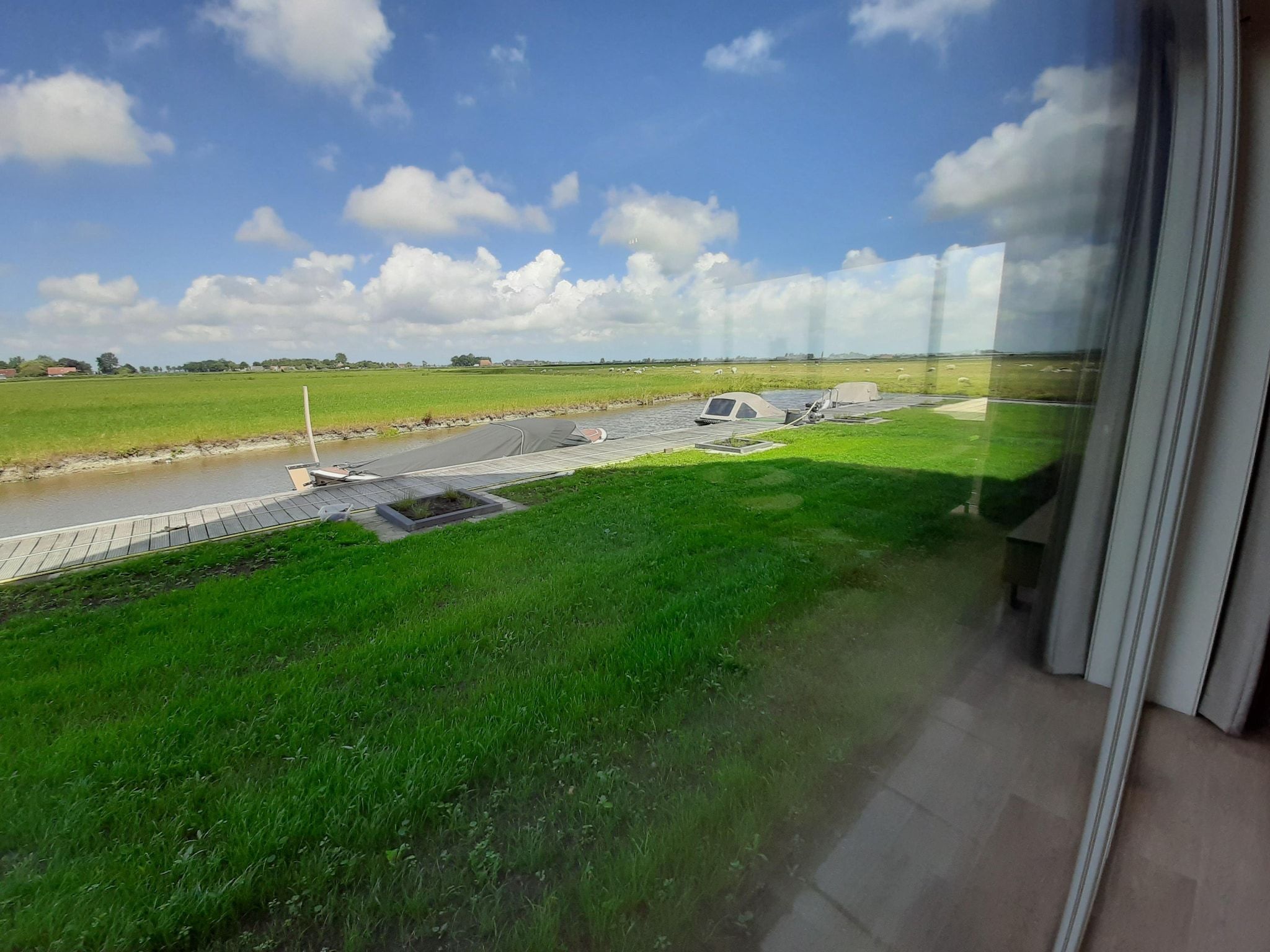 Het uitzicht vanaf 20 persoons villa in Leons