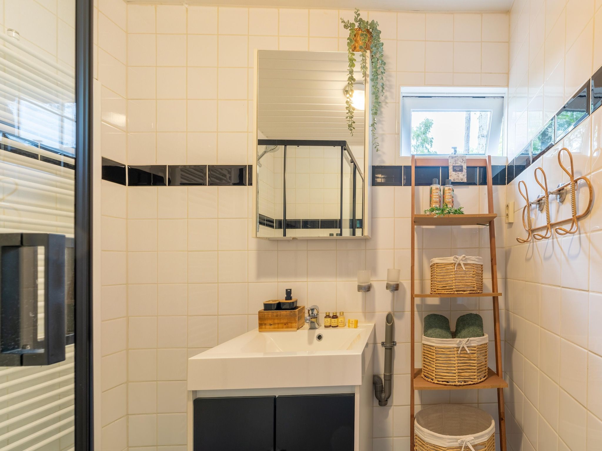 De badkamer van Boshuisje Joy in Gelderland