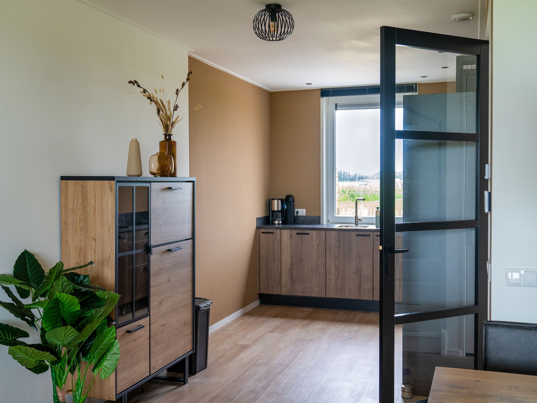 De eetkamer van 20 persoons villa in Leons